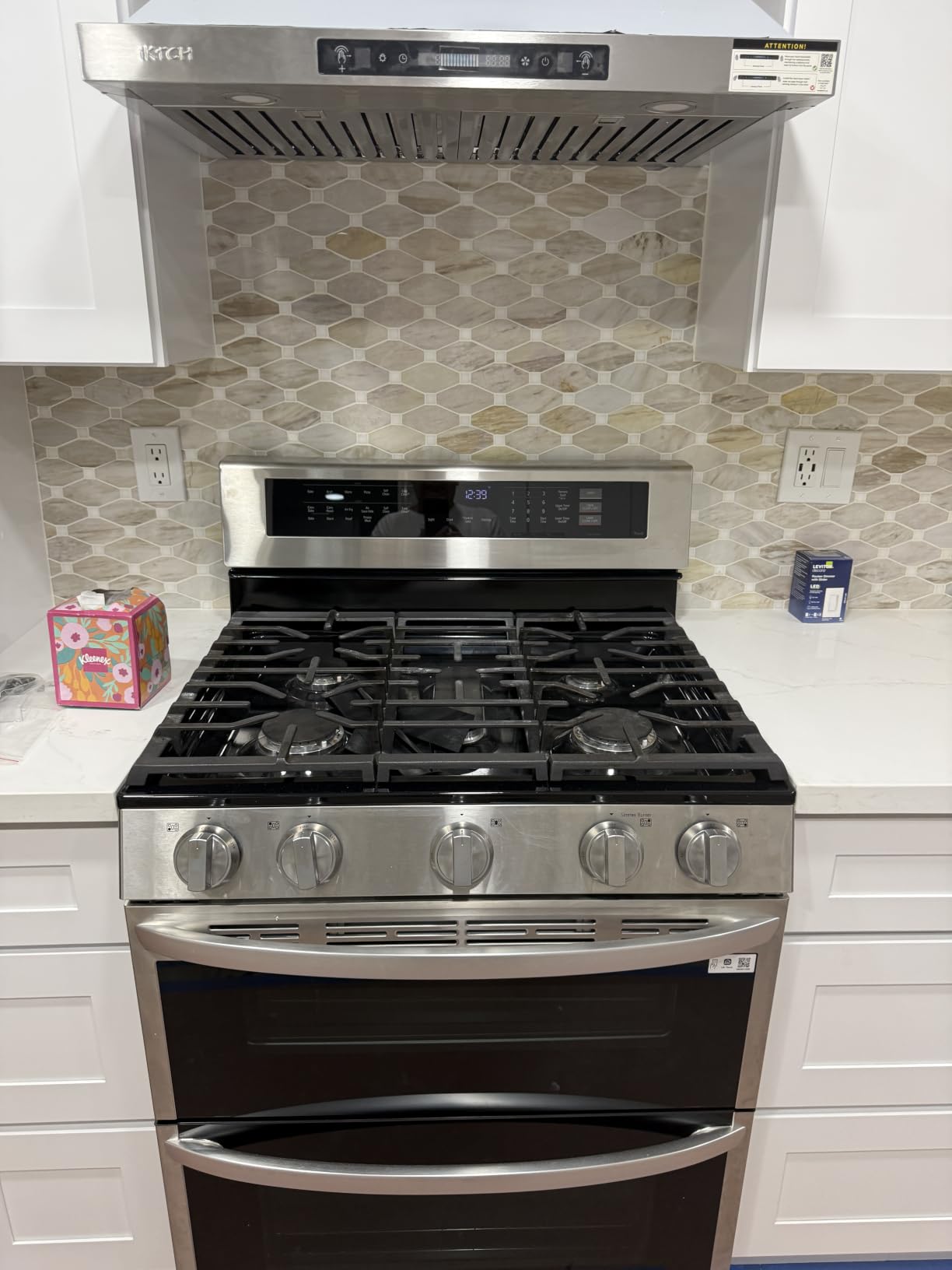 SNDOAS Range Hood 30 inch, Wall Mount Range Hood in Stainless Steel With Ducted/Ductless Convertible, Stove Vent Hood with Aluminum Filters, 3 Speed Exhaust Fan, LED Light, Button Control customer photo 1