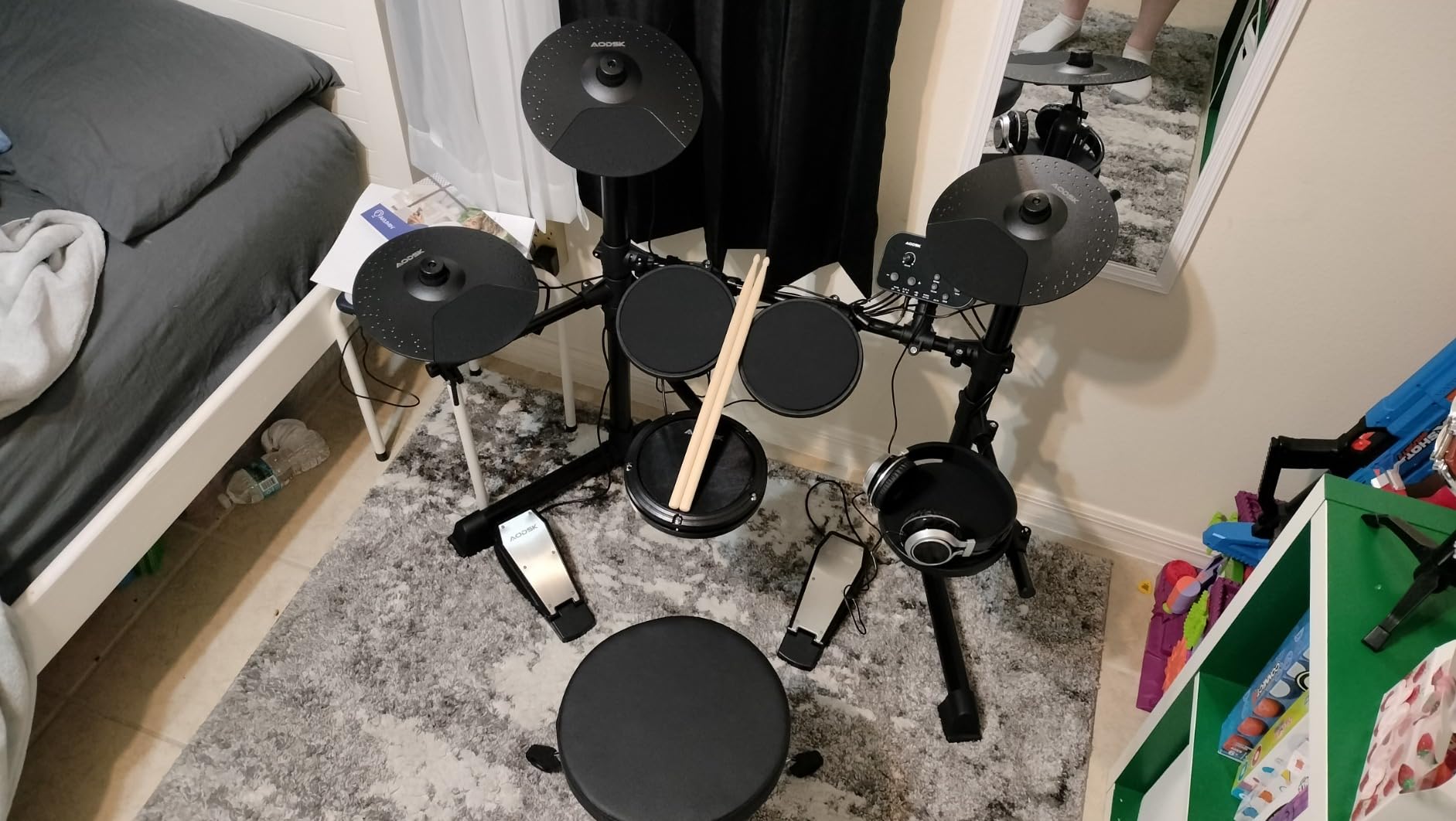 AODSK Electric Drum Set for Beginner with 150 Sounds, 4 Quiet Drum Pads, 2 Pedal, Throne, Sticks, Electronic Drum with Headphone, AED-400 customer photo 1