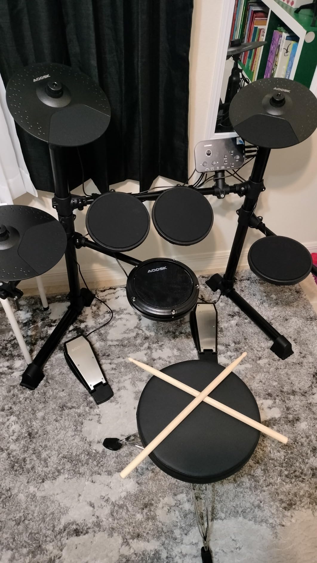 AODSK Electric Drum Set for Beginner with 150 Sounds, 4 Quiet Drum Pads, 2 Pedal, Throne, Sticks, Electronic Drum with Headphone, AED-400 customer photo 2
