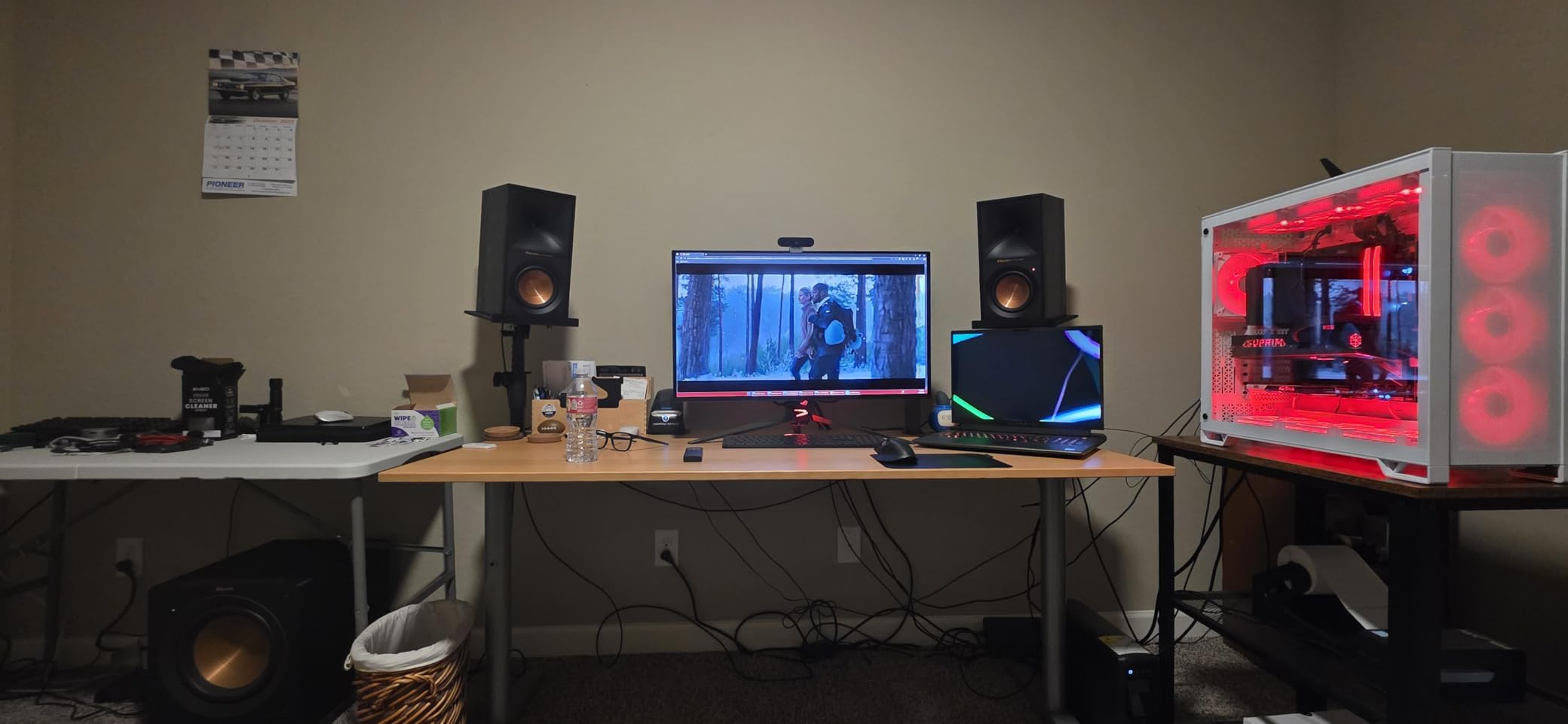 Klipsch Reference R-40PM Powered Bookshelf Speakers - 90-Degree x 90-Degree Tractrix Horn - Linear Travel Suspension - Sleek, Modern Appearance customer photo 2