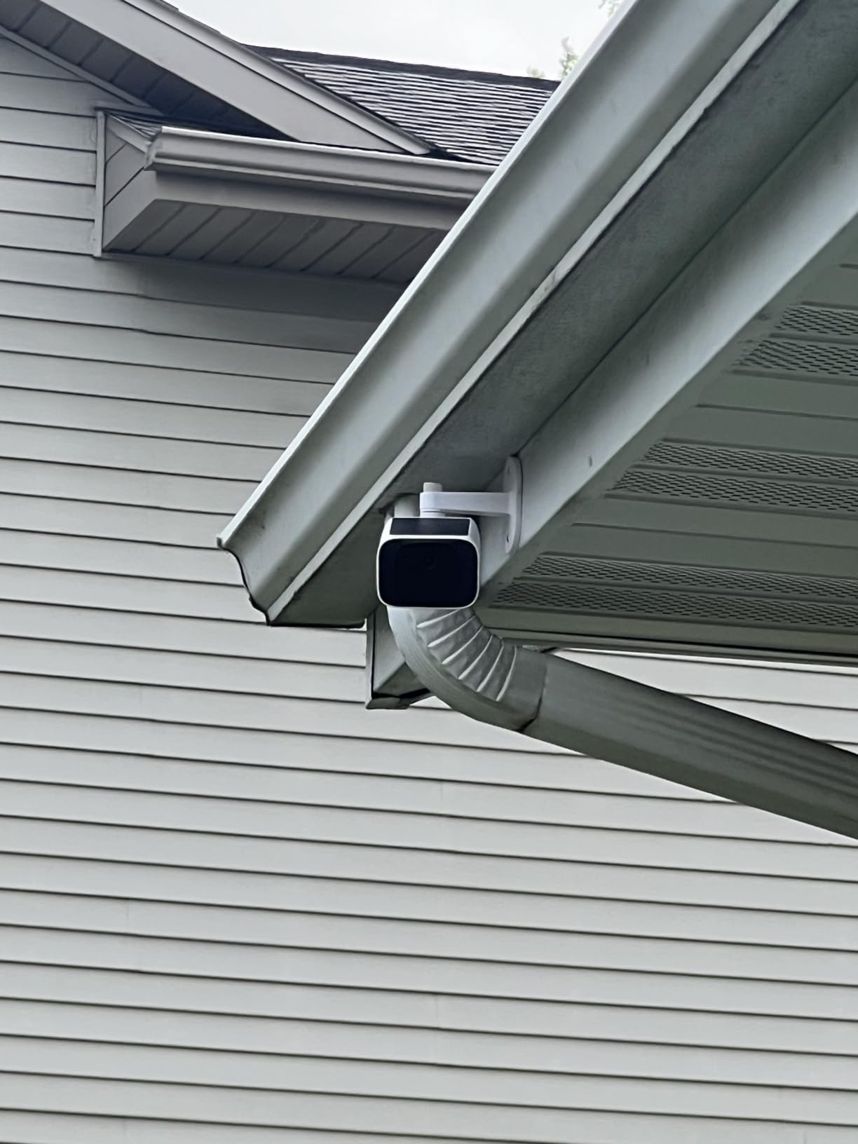 eufy Security SoloCam S220 2-Cam Pack, Solar Security Camera | Wireless Outdoor Camera, Continuous Power, 2K Resolution, Wireless, 2.4 GHz Wi-Fi, No Monthly Fee, HomeBase 3 Compatible customer photo 1