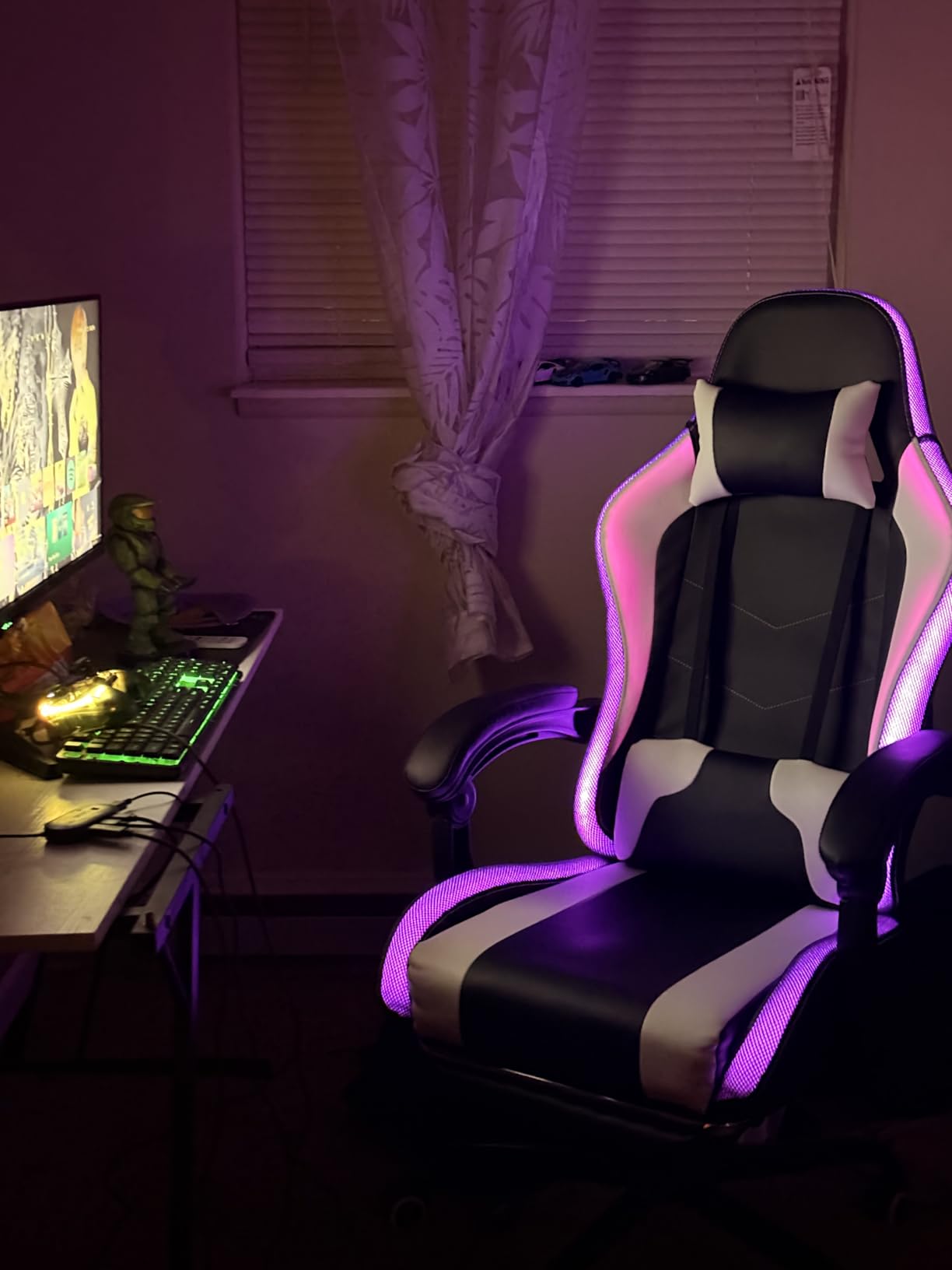 Homall Gaming Chair, Video Game Chair with Footrest and Massage Lumbar Support, Ergonomic Computer Chair Height Adjustable with Swivel Seat and Headrest (White) customer photo 1