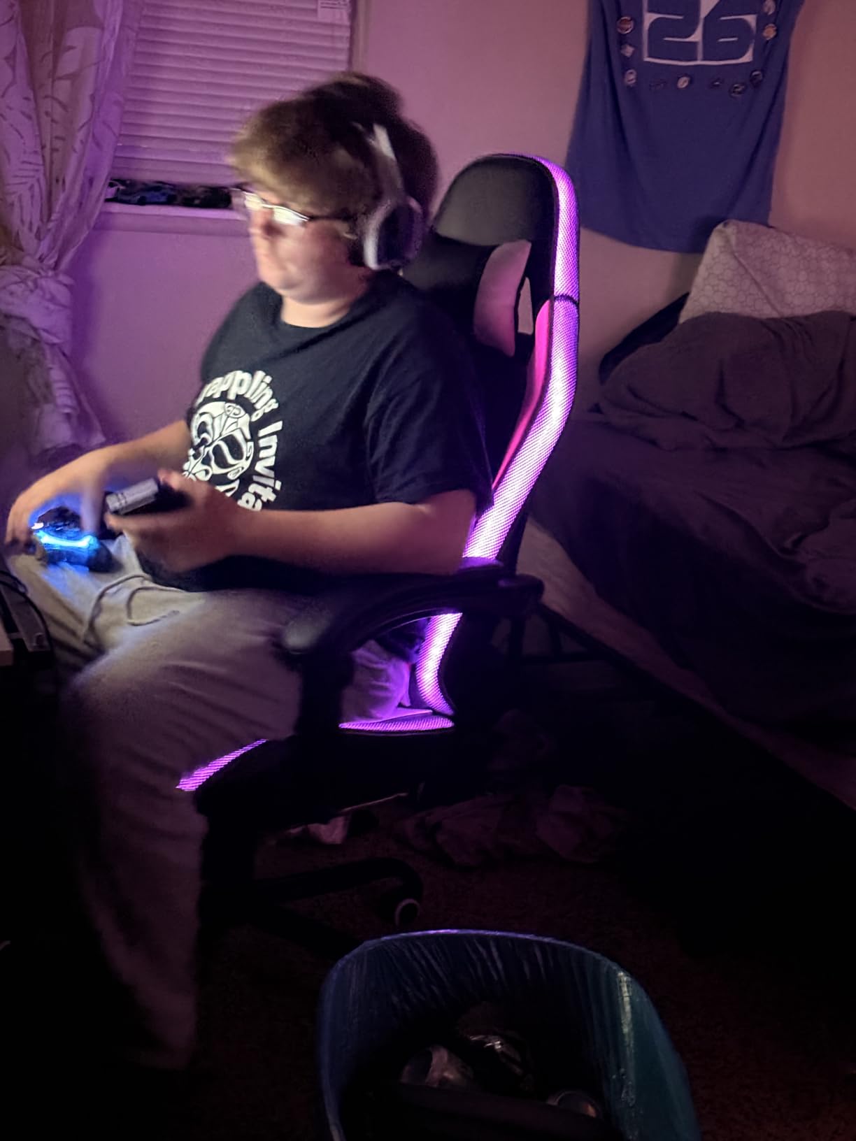 Homall Gaming Chair, Video Game Chair with Footrest and Massage Lumbar Support, Ergonomic Computer Chair Height Adjustable with Swivel Seat and Headrest (White) customer photo 2