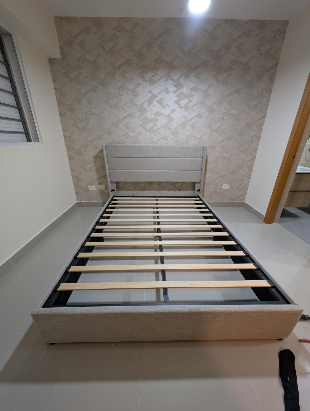 Allewie Queen Size Lift Up Hydraulic Storage Bed Frame Light Beige, Modern Wingback Headboard, Hydraulic Support Storage, No Box Spring Needed customer photo 2