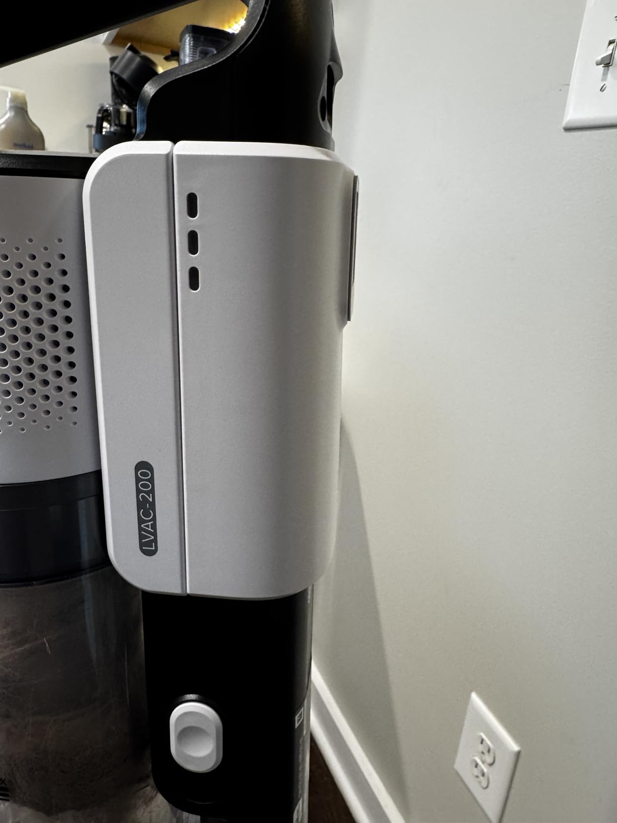 LEVOIT Cordless Vacuum Cleaner, Stick Vac with Tangle-Resistant Design, Up to 50 Minutes, Powerful Suction, Rechargeable, Lightweight, and Versatile for Carpet, Hard Floor, Pet Hair, LVAC-200 customer photo 1