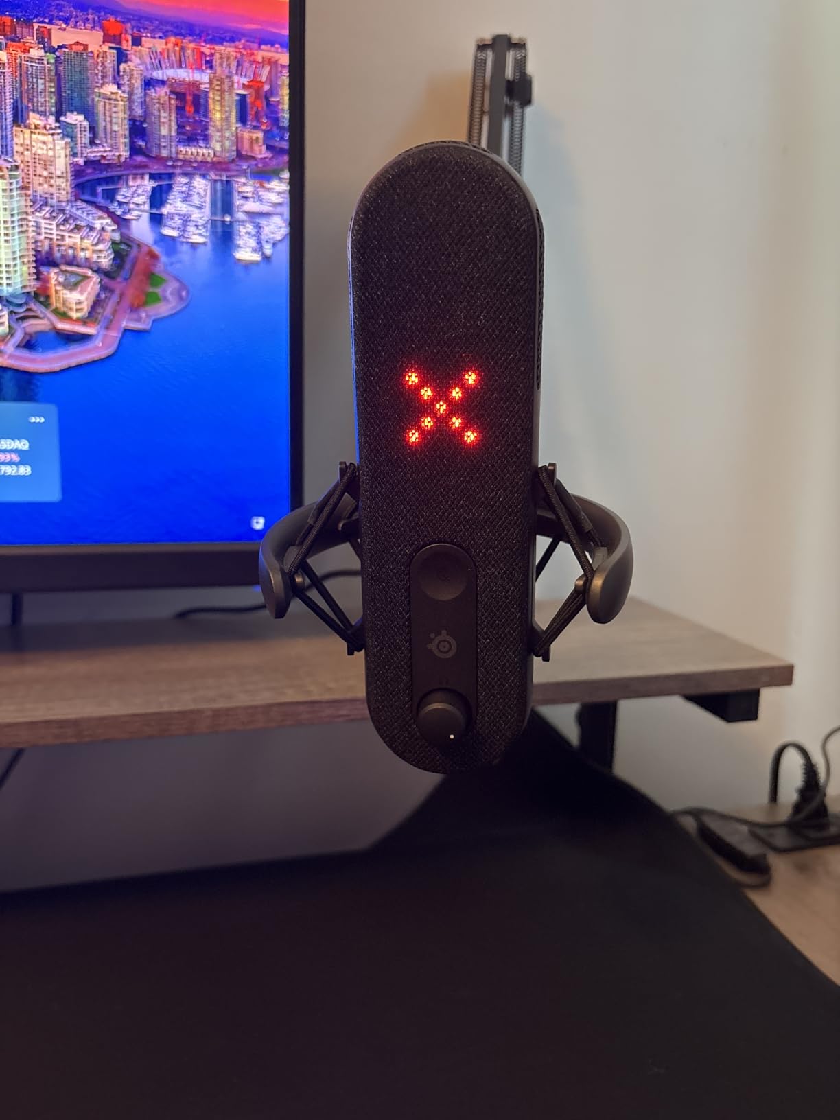SteelSeries Alias USB Mic for PC - 3x Bigger Capsule for Gaming, Streaming and Podcasting - Sonar for Streamers Audio Software - AI Noise Cancelling customer photo 1