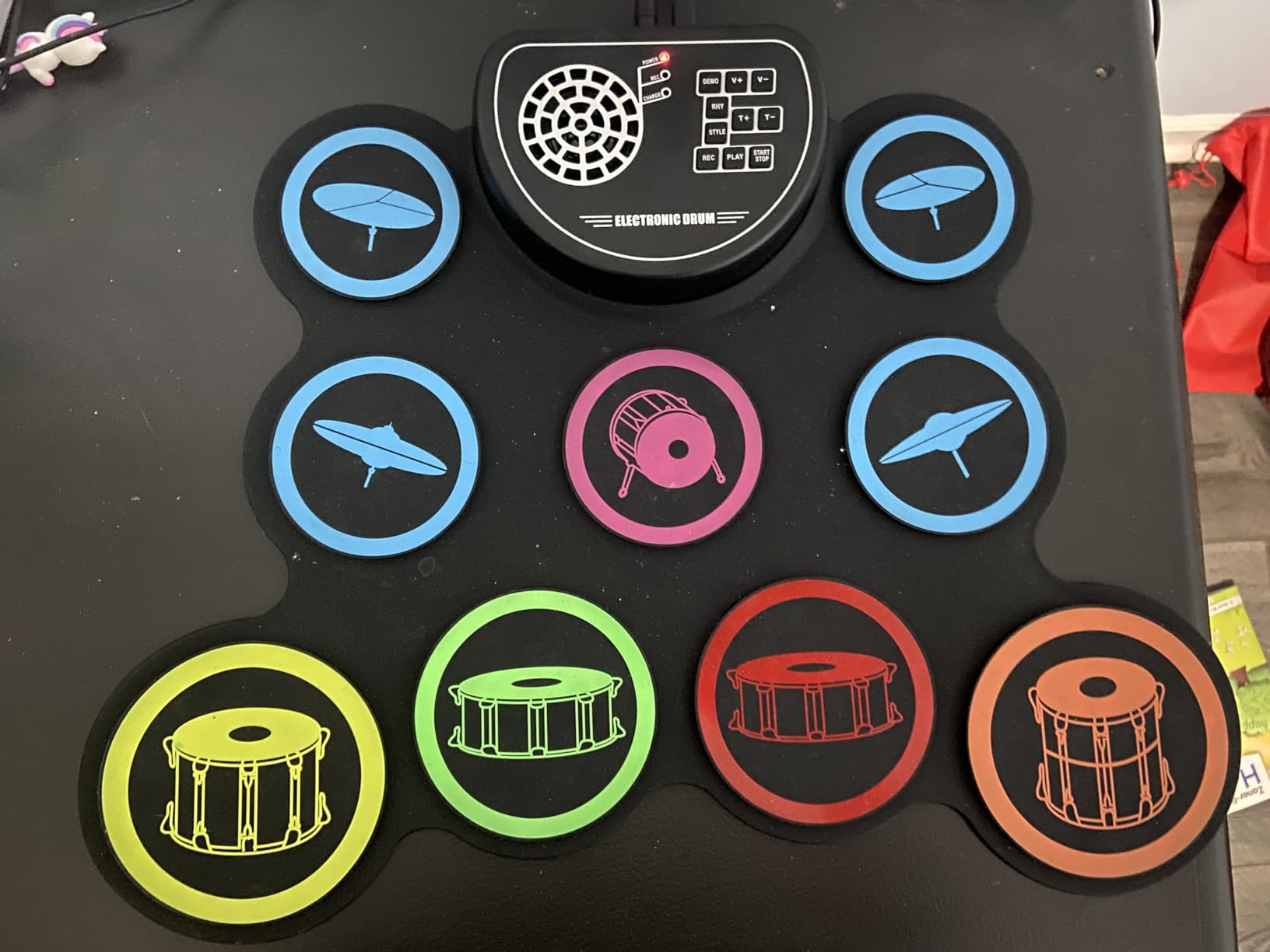 Sboet Electronic Drum Set, 9-Drum Practice Pad with Headphone Jack, Roll-up Drum Kit Machine with Built-in Speaker Drum Pedals and Sticks 10 Hours Playtime customer photo 1