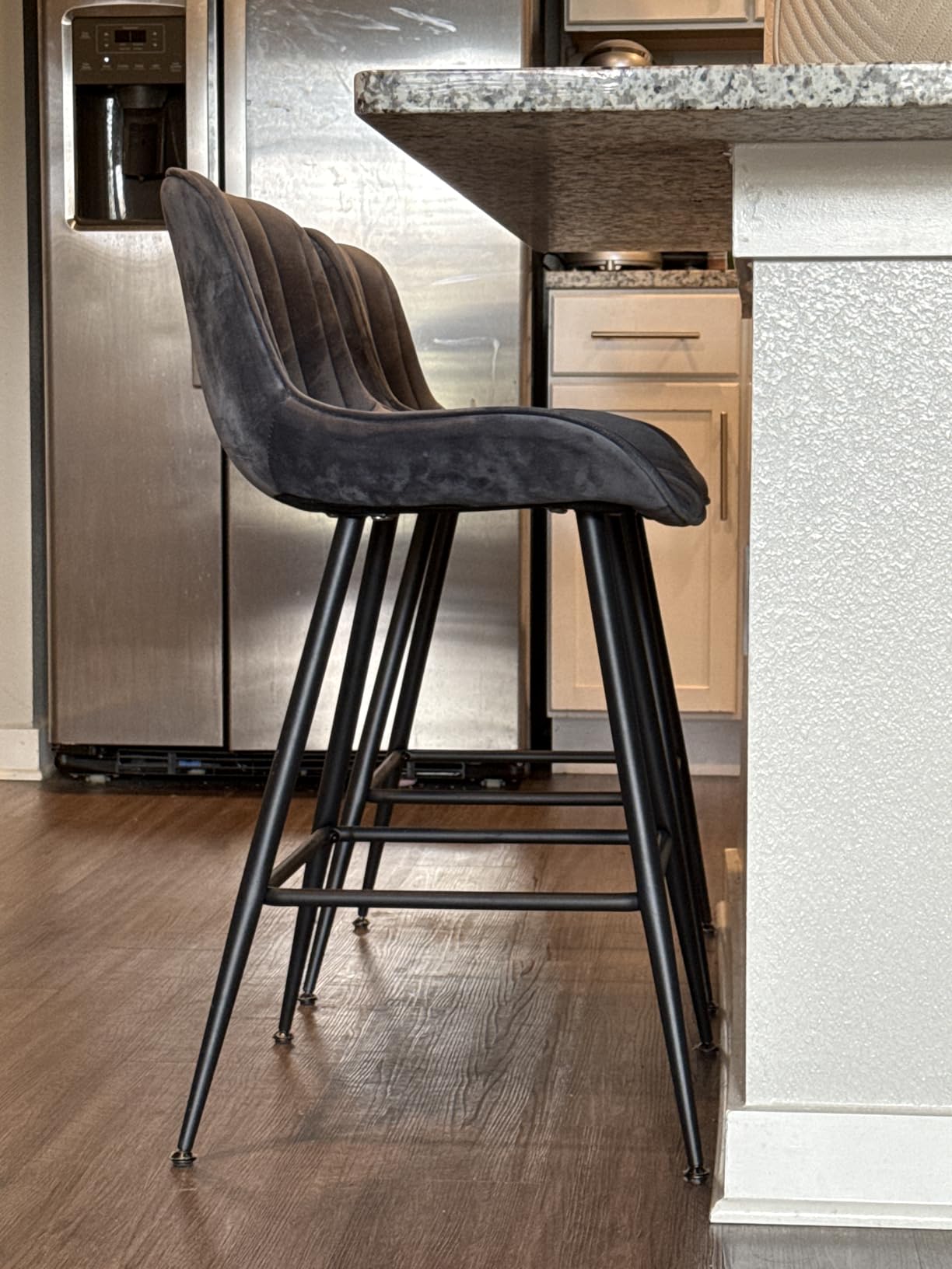 24 Inches Velvet Upholstered Island Stools, Barstools Set of 2, Fabric Counter Stools with Back, Counter Height Bar Chairs with Black Legs for Home Kitchen Island, Green customer photo 2
