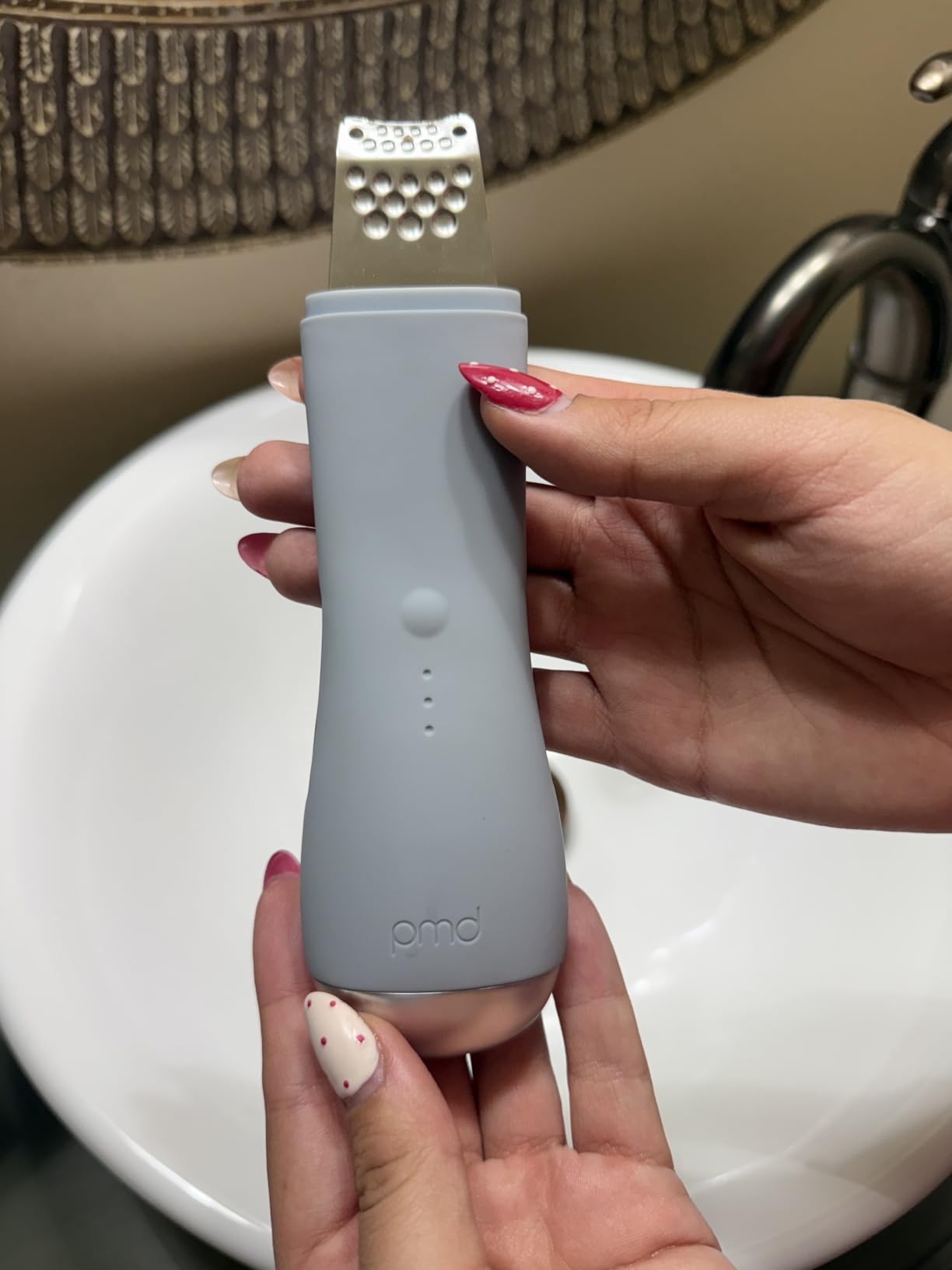 PMD Wave Pro - Professional-Grade Advanced Skin Spatula - Extract, Infuse, & Lift - SonicGlow Vibration and E-Wave Technology - Clear Pores, Blackheads, & Whiteheads customer photo 2