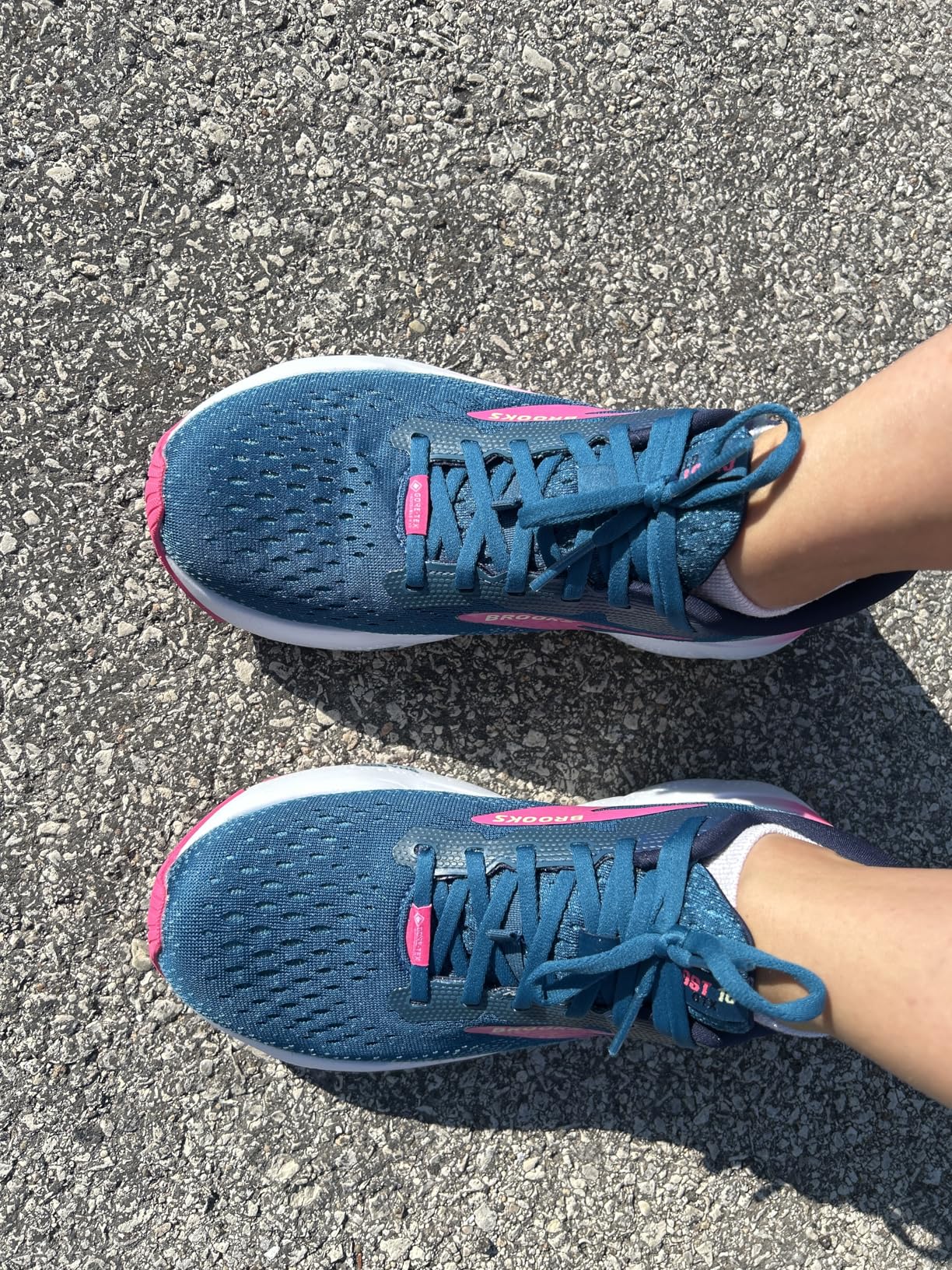 Brooks Women's Ghost 16 GTX Waterproof Neutral Running Shoe customer photo 1