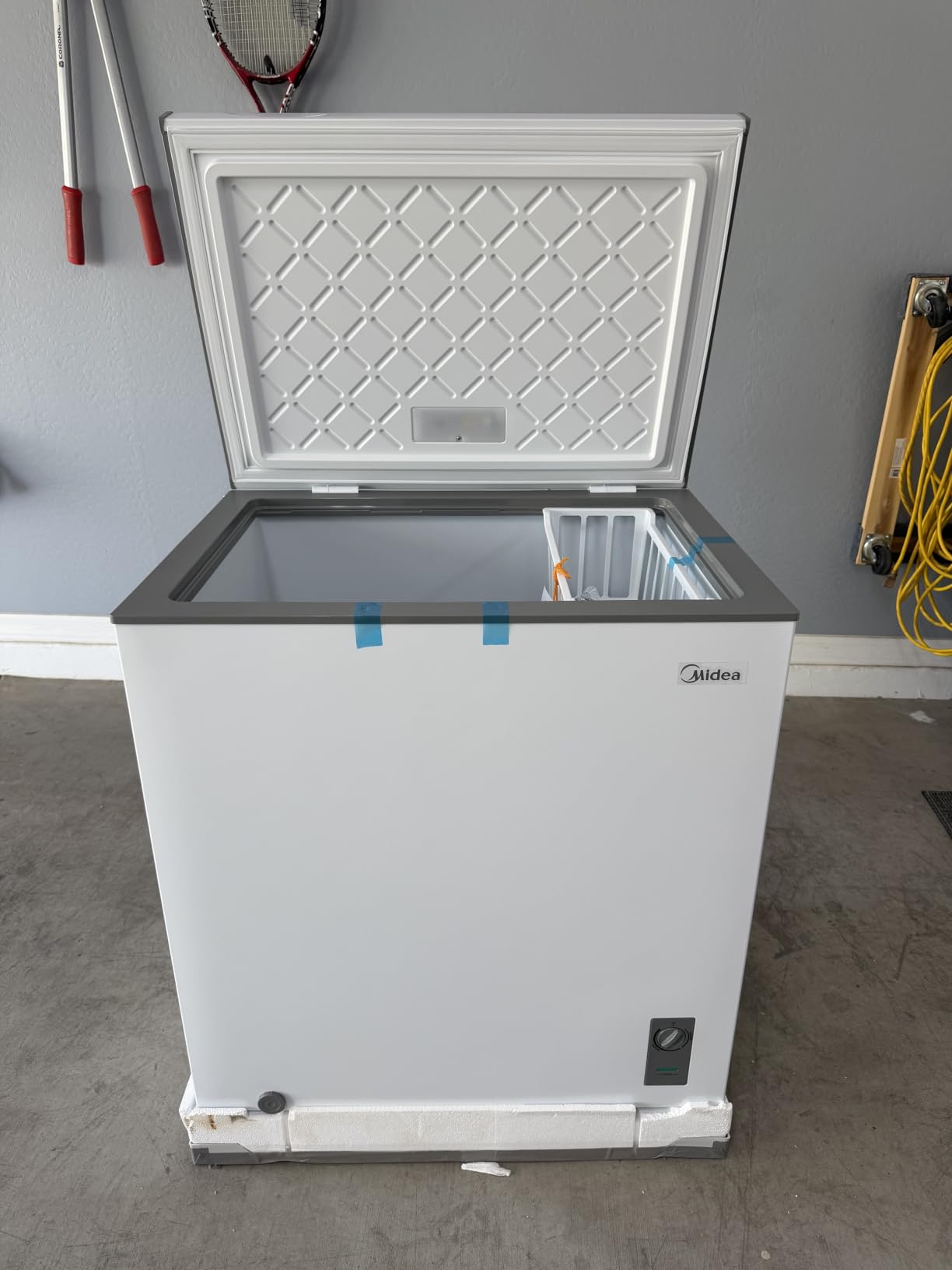 Midea 7.0 Cu.ft Chest Freezer, Convertible Fridge Freezer with LED Light, Removable Basket and Adjustable Temperature customer photo 1