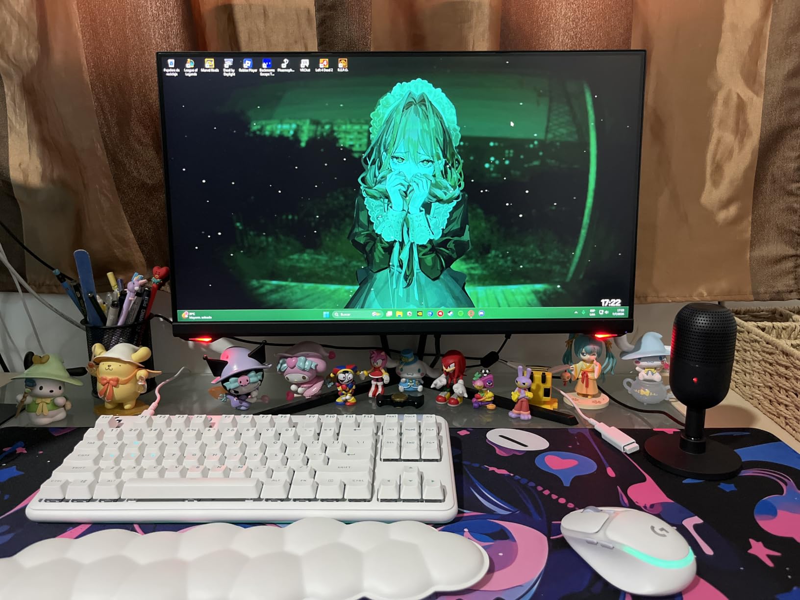 Razer Seiren V3 Mini USB Microphone: Condenser Mic - Supercardioid Pickup Pattern - Tap-to-Mute Sensor with LED Indicator - Shock Absorber - Ultra Compact customer photo 1