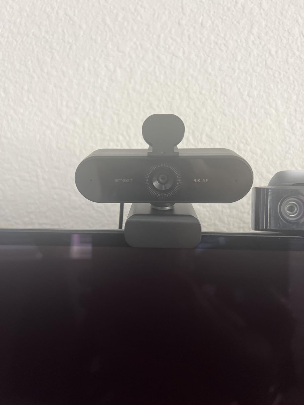 EMEET NOVA 4K Webcam for PC - Ultra 4K HD, PDAF Autofocus, Dual Omnidirectional Mics, 73° FOV, Auto Light Correction, USB-A, Privacy Cover, Ideal for High-End Business Meetings & Live Streaming customer photo 1