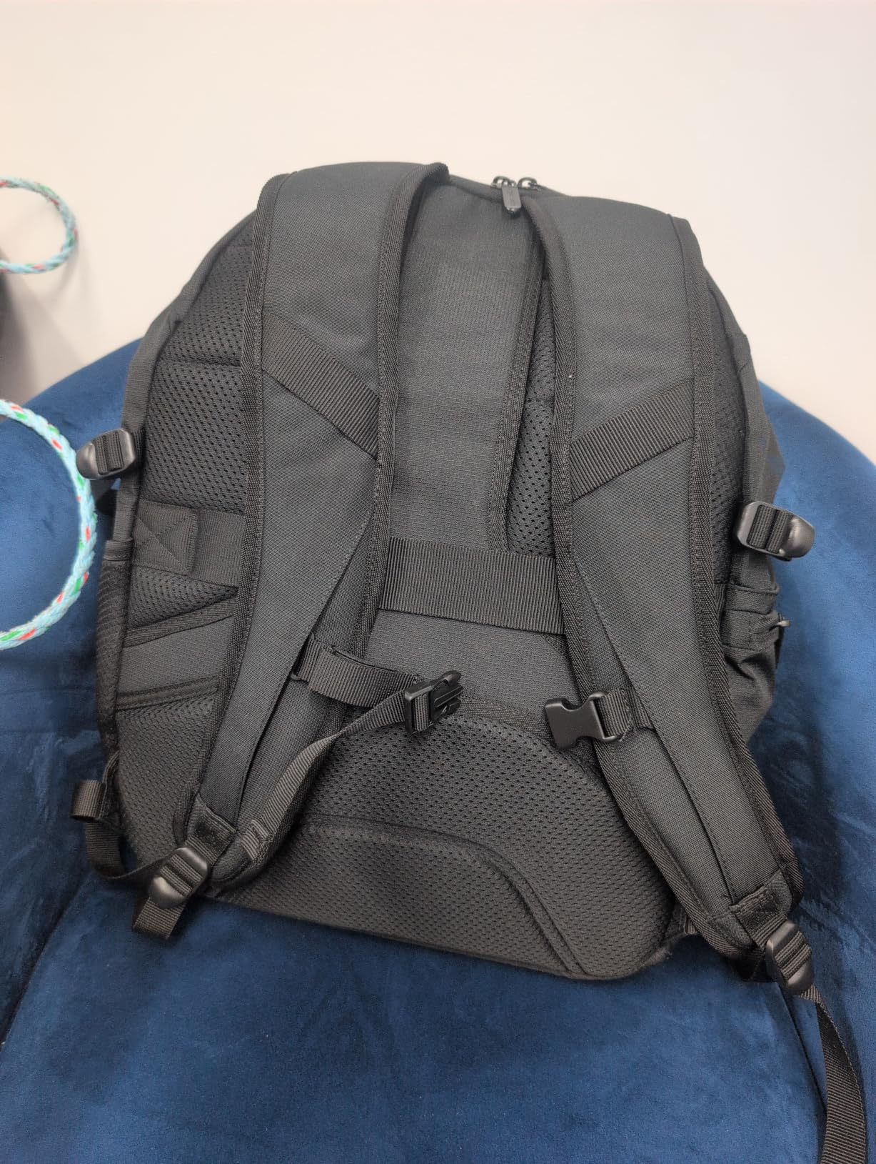 Amazon Basics Travel Laptop Backpack with Multiple Pockets and Compartments for 17 in / 43.1 cm Laptop, Water Resistant, Spacious with Padded Shoulder Straps, Black customer photo 2