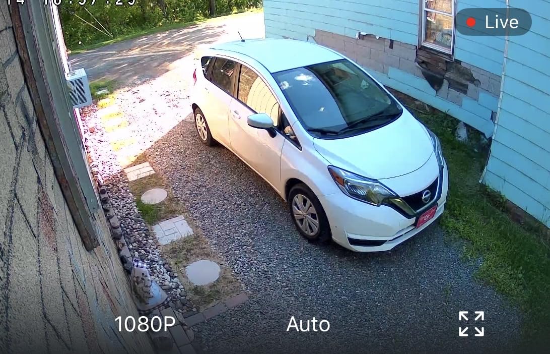 Tapo SolarCam 1080p Security Camera Wireless Outdoor- Battery Power with Solar customer photo 2