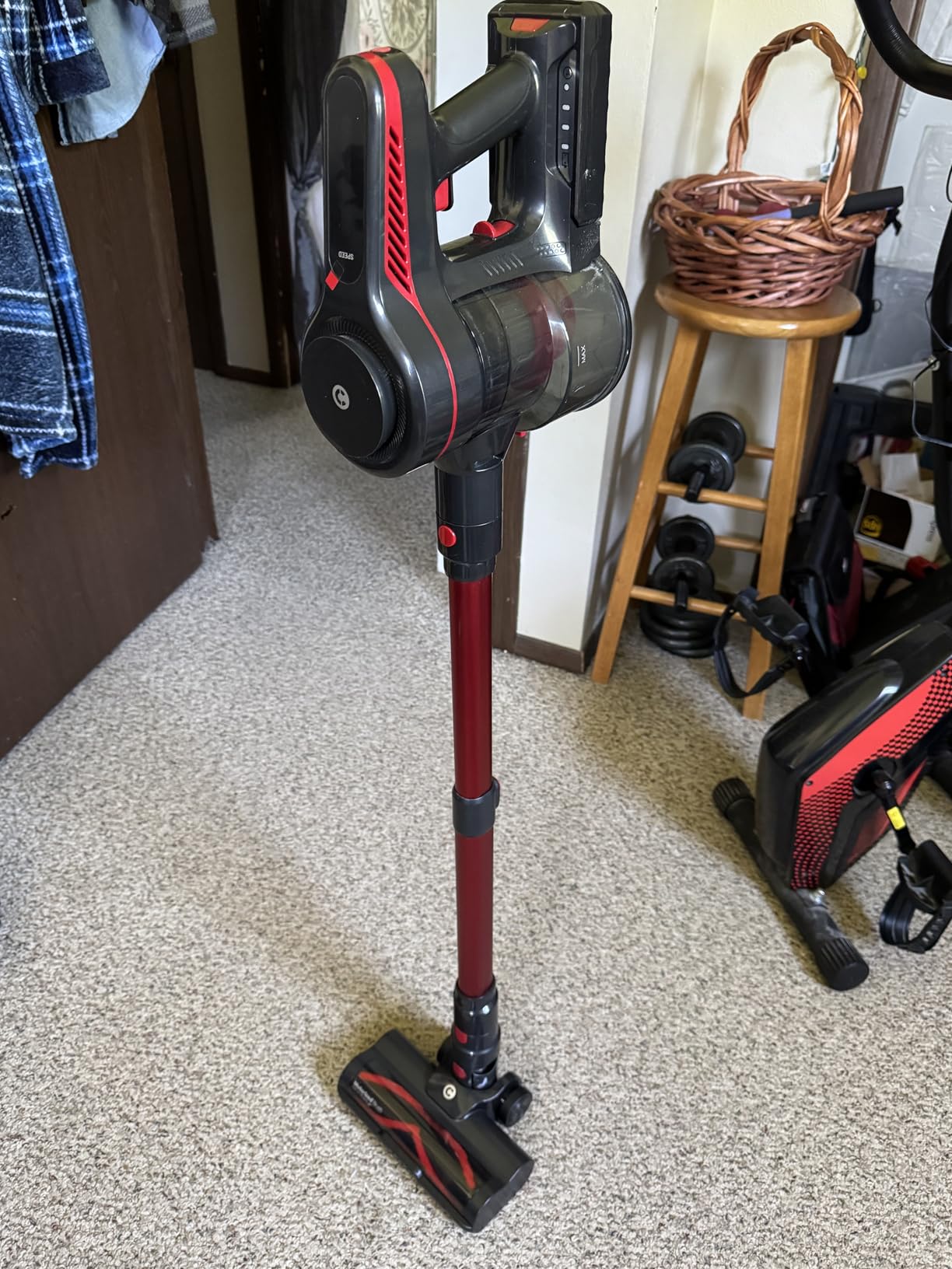 CHEBIO Lightweight Cordless Vacuum Cleaners for Home, Stick Vacuum Cordless Rechargeable with 45kPa Suction, 45-Min Run, Anti-Tangle and Self-Stand, 6 in 1 Hardwood Vacuum Cleaner (red) customer photo 1