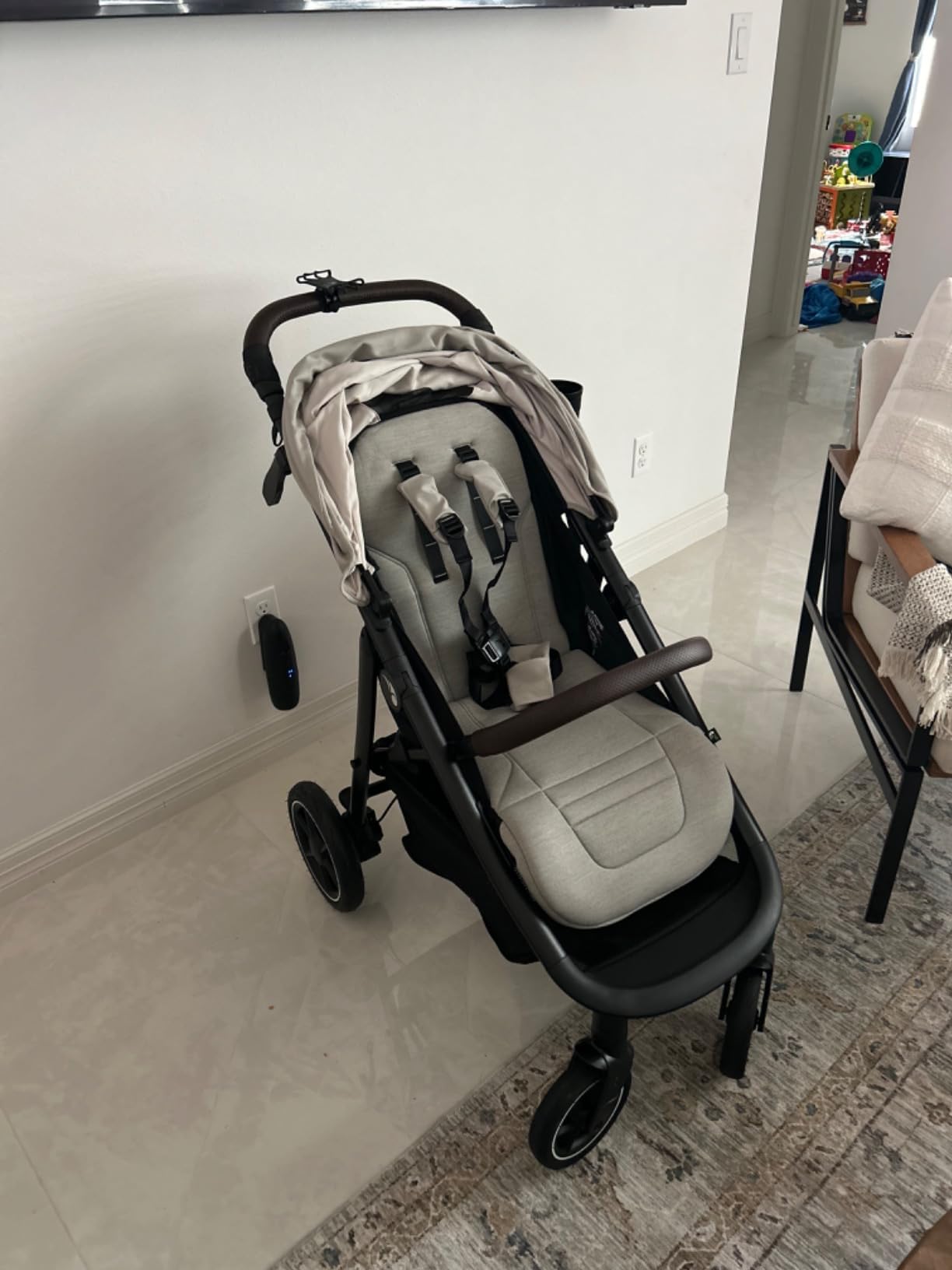 Baby Jogger City Mini Air Lightweight Stroller, Compact Baby Stroller with All-Terrain Wheel Suspension Adjustable Seat with Calf Support Compact Fold, Rich Black customer photo 1