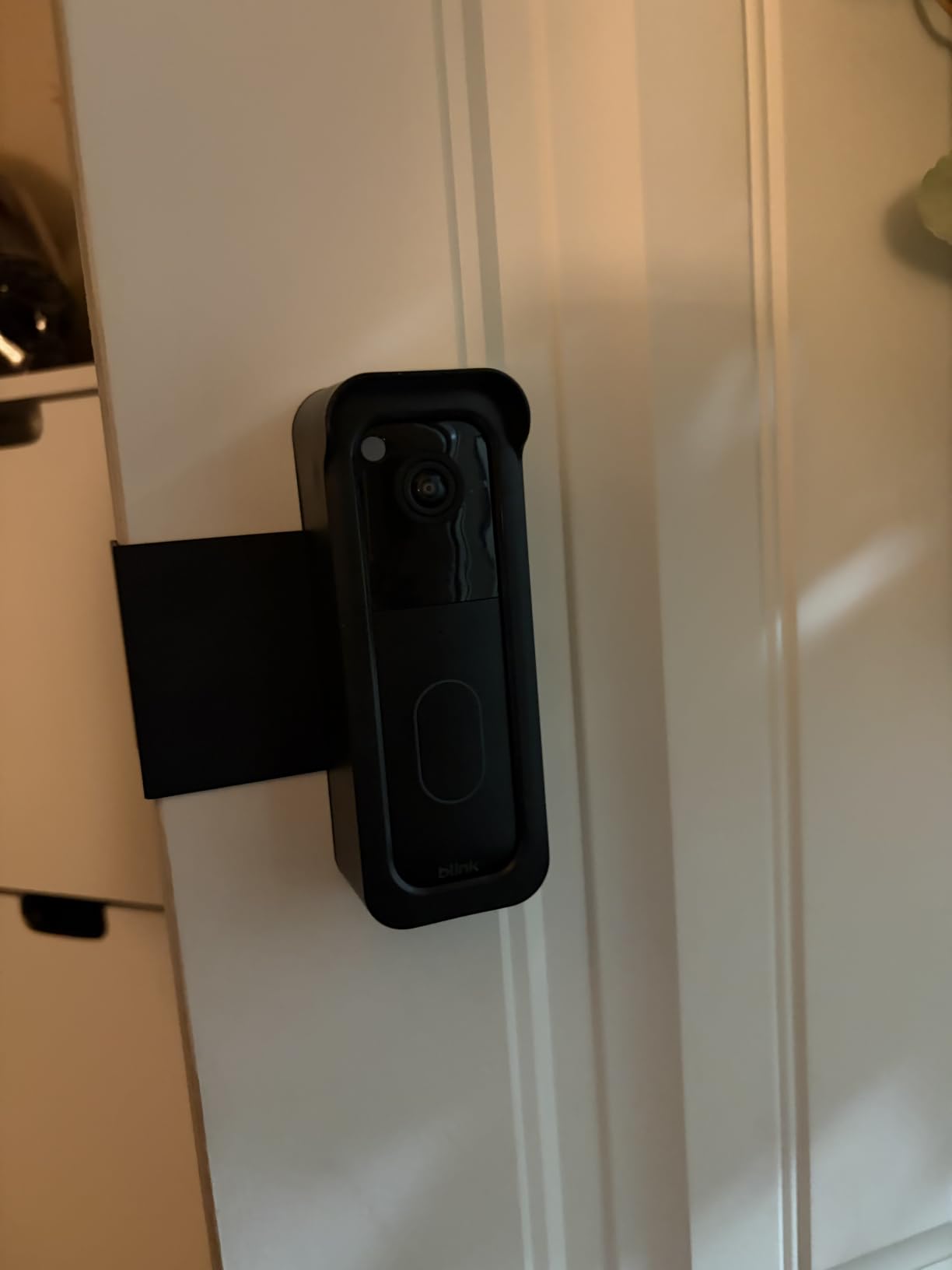 Blink Video Doorbell - Head-to-toe HD view, two-year battery life, and simple setup. Sync Module Core included - System (Black) customer photo 1