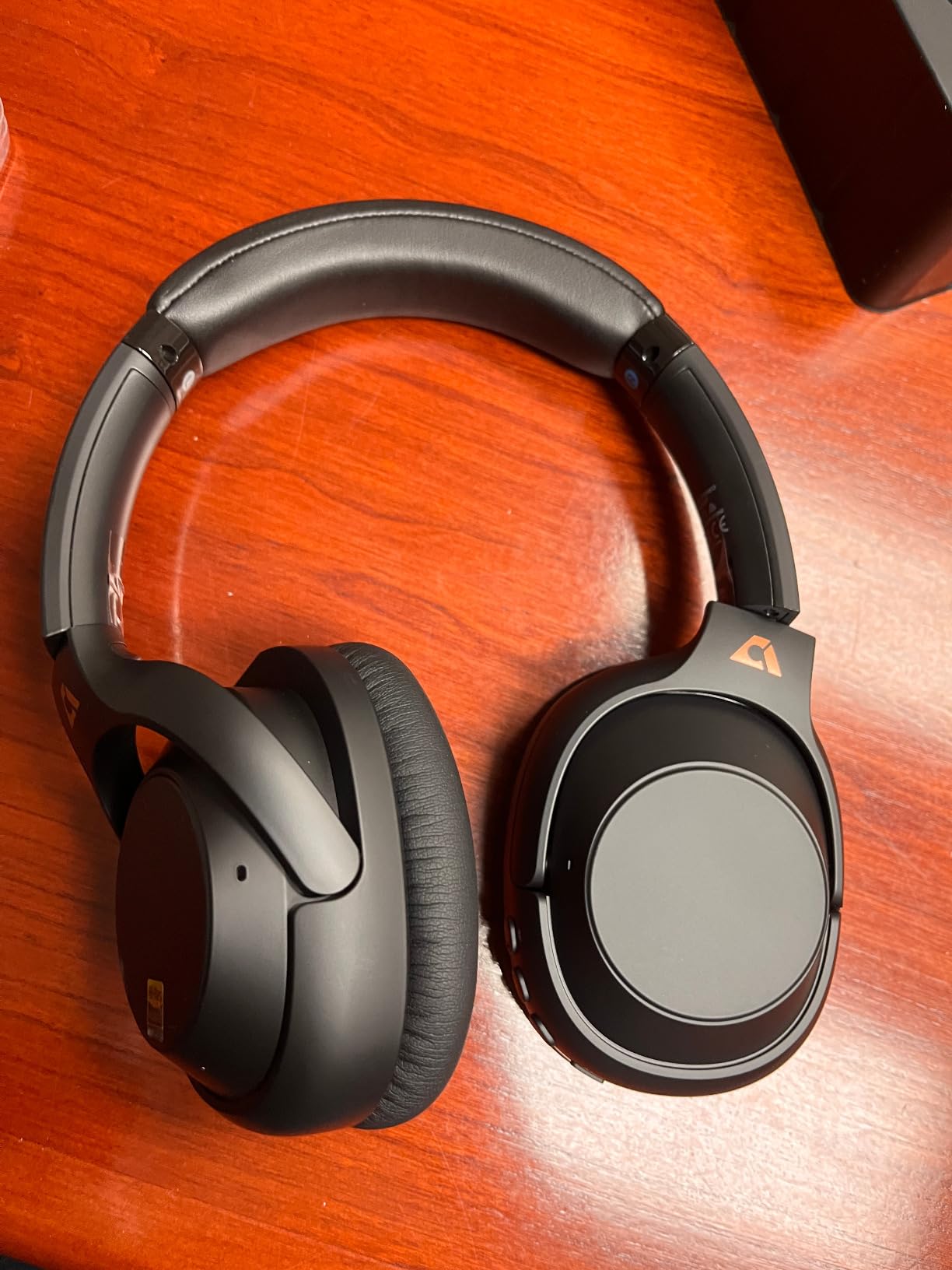 Riibox Y7Pro Active Noise Cancelling Headphones, Wired Wireless ANC Headset | Over Ear Headphones Bluetooth 6.0, 100H Playtime, LDAC Hi-Res Audio, Custom EQ via App, Comfort Fit for Home Office Travel customer photo 2