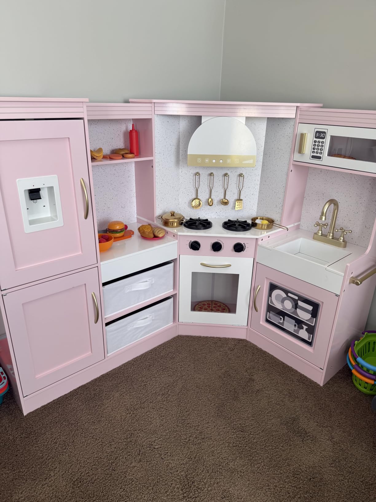Best Choice Products Pretend Play Corner Kitchen, Ultimate Interactive Wooden Kids Playset w/Lights & Sounds, Ice Maker, Hood - Wht/Brown customer photo 2