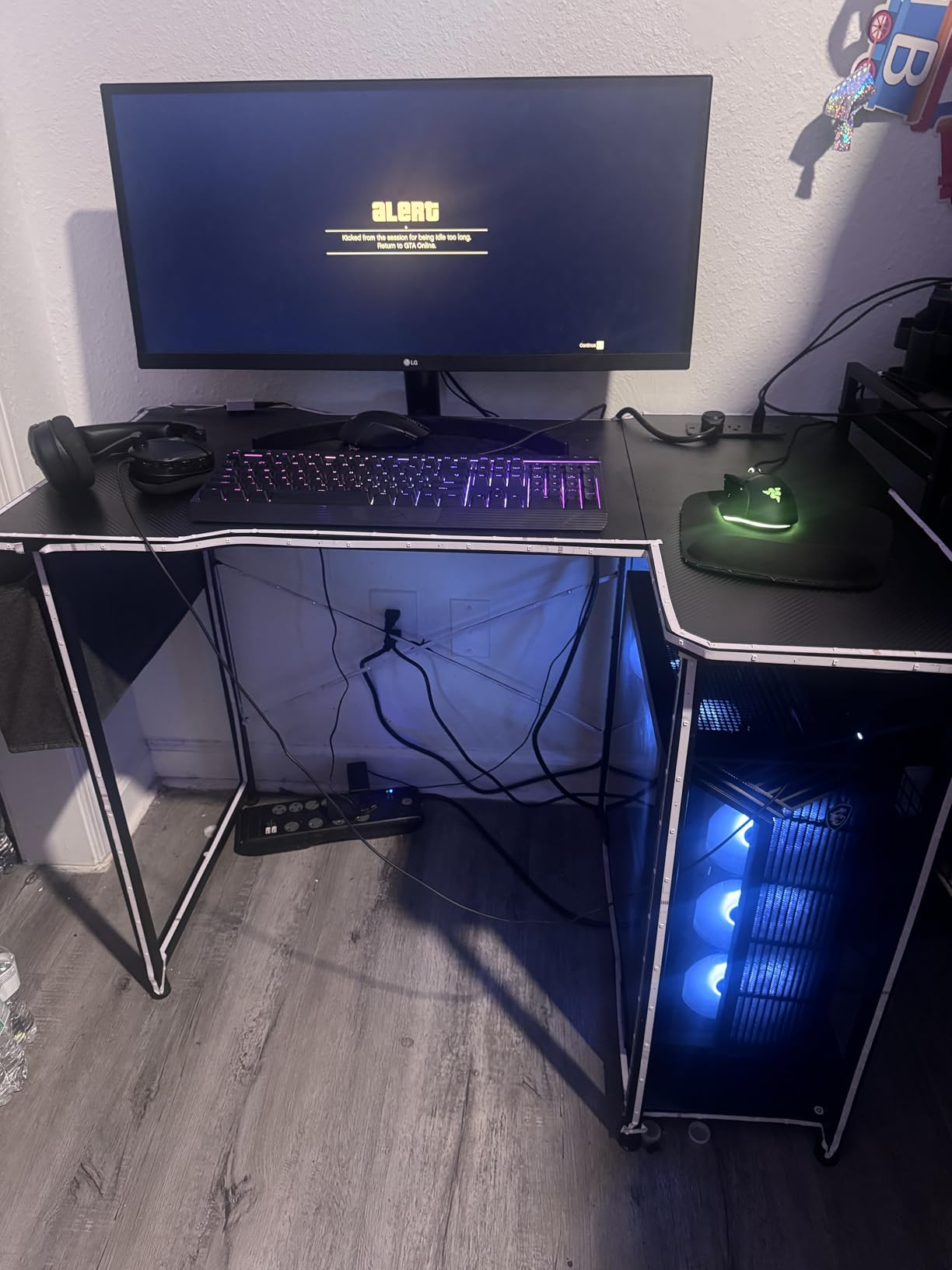 L Shaped Gaming Desk 40 Inch - Computer Corner Desk with Power Outlets, Reversible Shelves & Storage Bag for Home Office, PC Gaming Table, Black Carbon customer photo 1