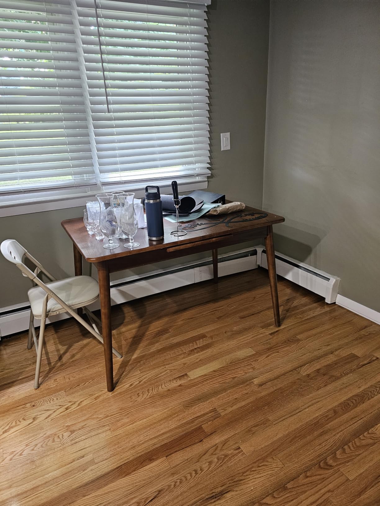Solid Wood Extendable Dining Table for 4-8 People with Seamless Extension from 47.2 to 63 Inches, Easy Assembly, Expandable Tables for Small Spaces, Dining Room, Kitchen, Living Room, Natural customer photo 2