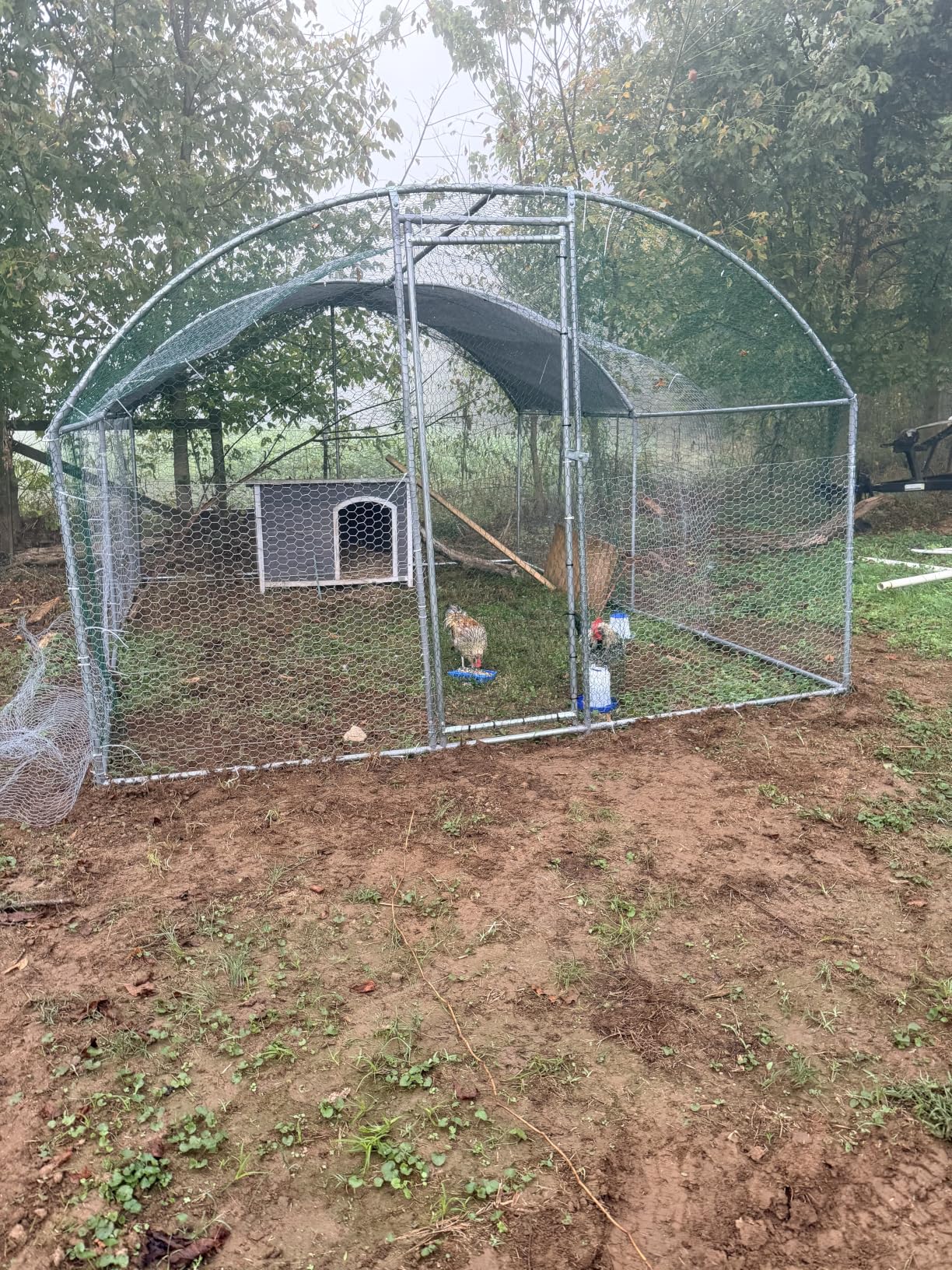 VEVOR Metal Chicken Coop, 6.56x6.56x6.56ft Large Walk-in Chicken Runs with Cover, Spire Roof Hen House Enclosure with Security Lock, Outdoor Duck Rabbit Cage Poultry Pen for Backyard, Farm, Yard customer photo 1