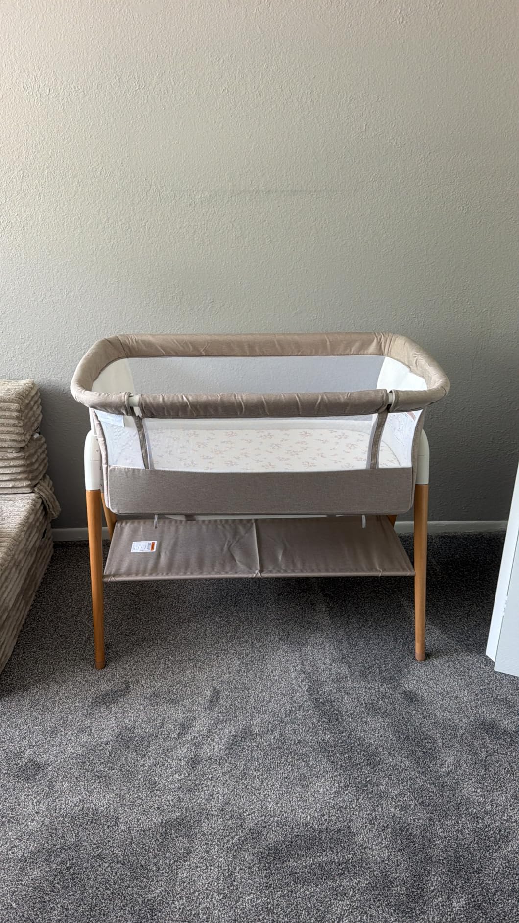 Delta Children Bondi Adjustable Height Bedside Beechwood Bassinet with PureAir Mesh Sheet and FSC-Certified Wood, Tan customer photo 1