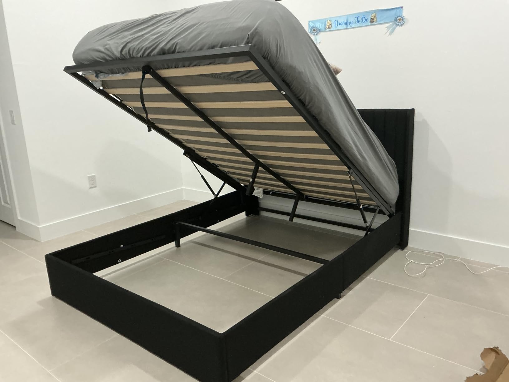 Einhomn Queen Size Lift Up Storage Bed with Wingback Headboard, Upholstered Velvet Bed Frame with Heavy Duty Wooden Slat Support, Hydraulic Storage, Noise Free, Easy Assembly, White customer photo 2