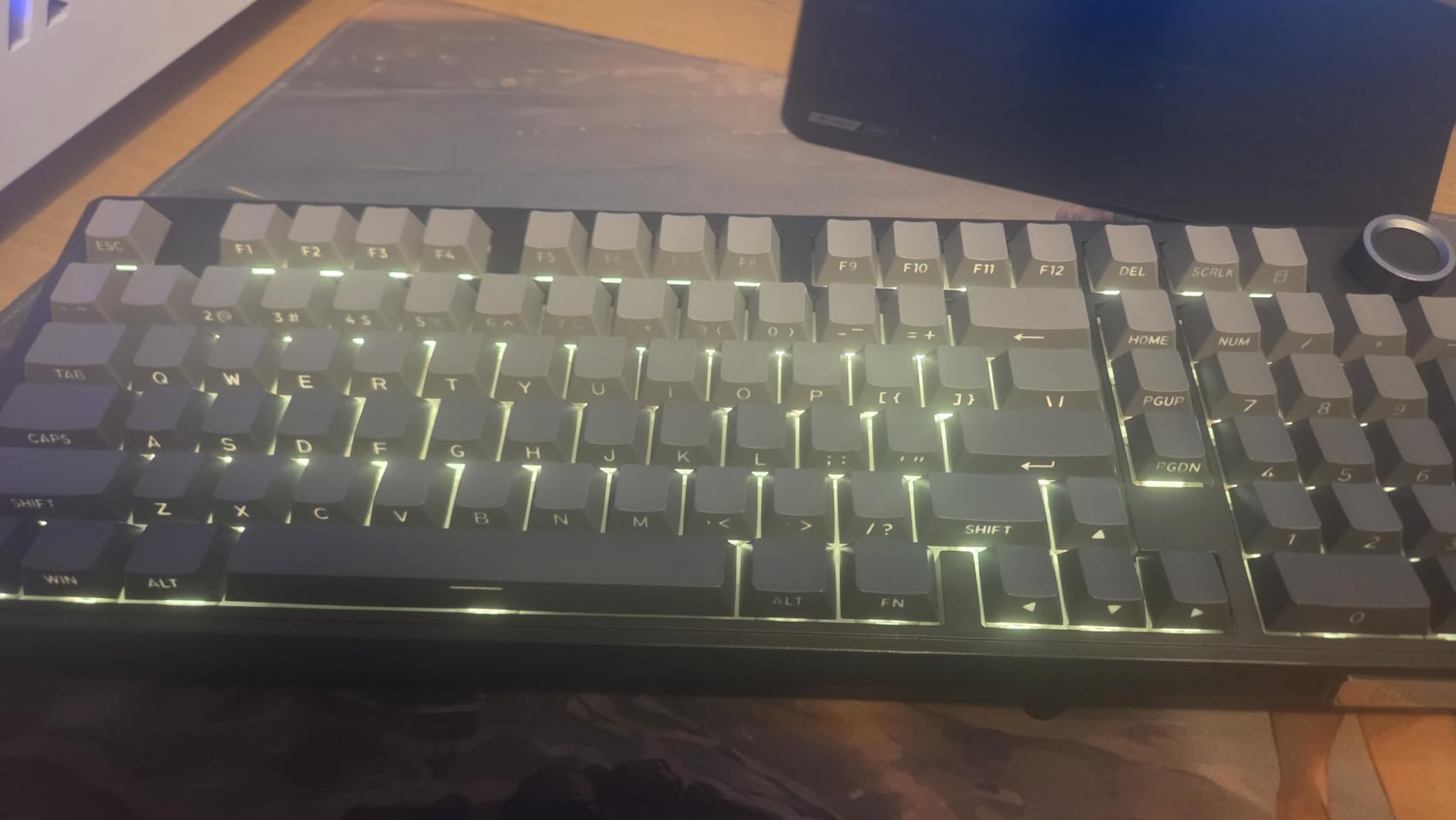 SOLAKAKA KI99 Pro 96% Wireless Mechanical Keyboard, RGB Gaming Keyboard, Hot-Swappable Pre-Lubed Switches, Gasket Structure Creamy Keyboards (Gradient-Black, Non-Silent Version) customer photo 1