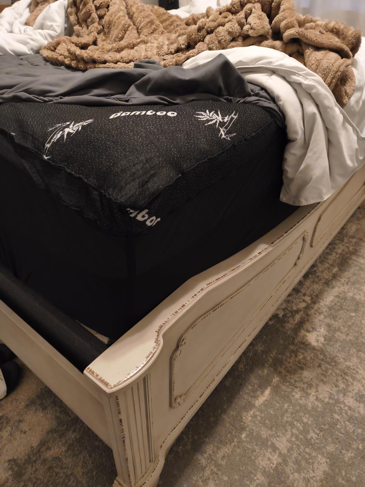 Favorland Mattress Topper Queen Size - Cooling Extra Thick Breathable Viscose Made from Bamboo Mattress pad - Soft Quilted Fitted Mattress Cover with 900 GSM Down Alternative Fill (8-21Deep Pocket) customer photo 1