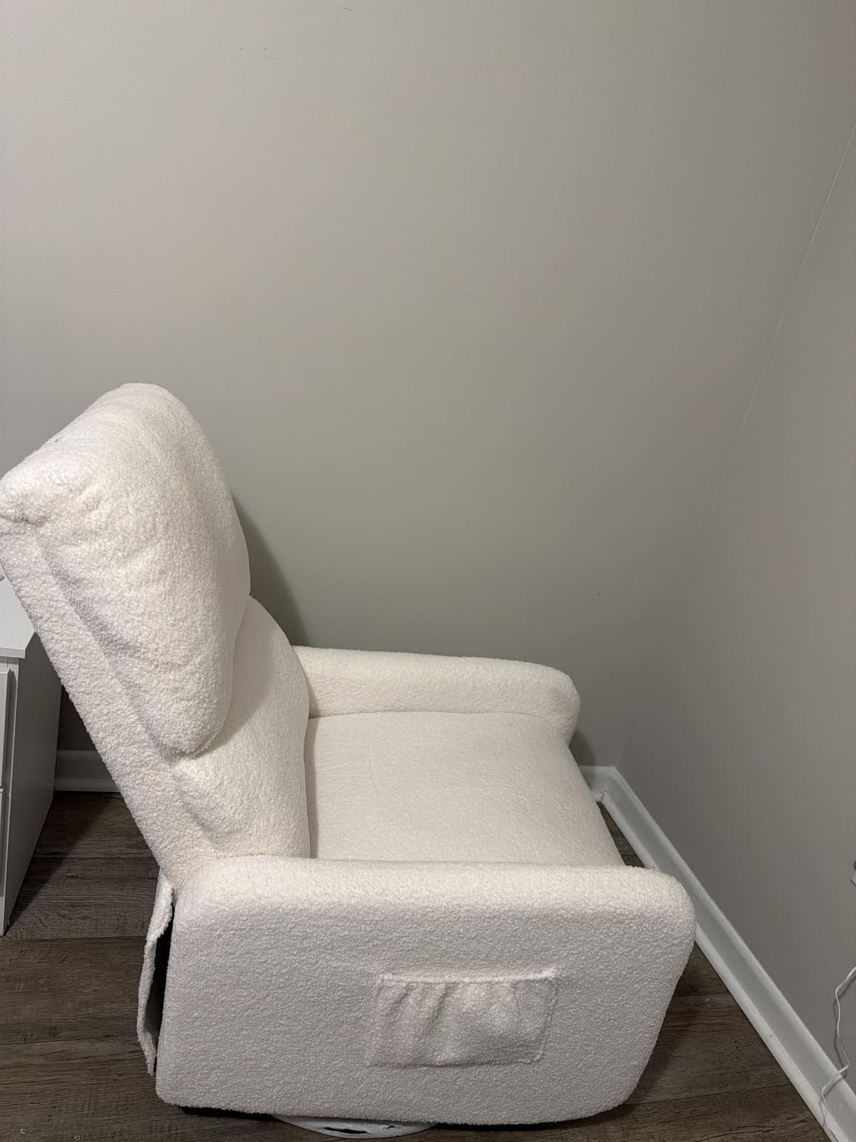 Korser 360° Rocking Chair, Nursery Rocker Chair with Side Pockets, Glider Nursing Chair with Steel Structure Base, Small Chair for Small Spaces, Sherpa Swivel Accent Chairs for Living Room, Nursing customer photo 1
