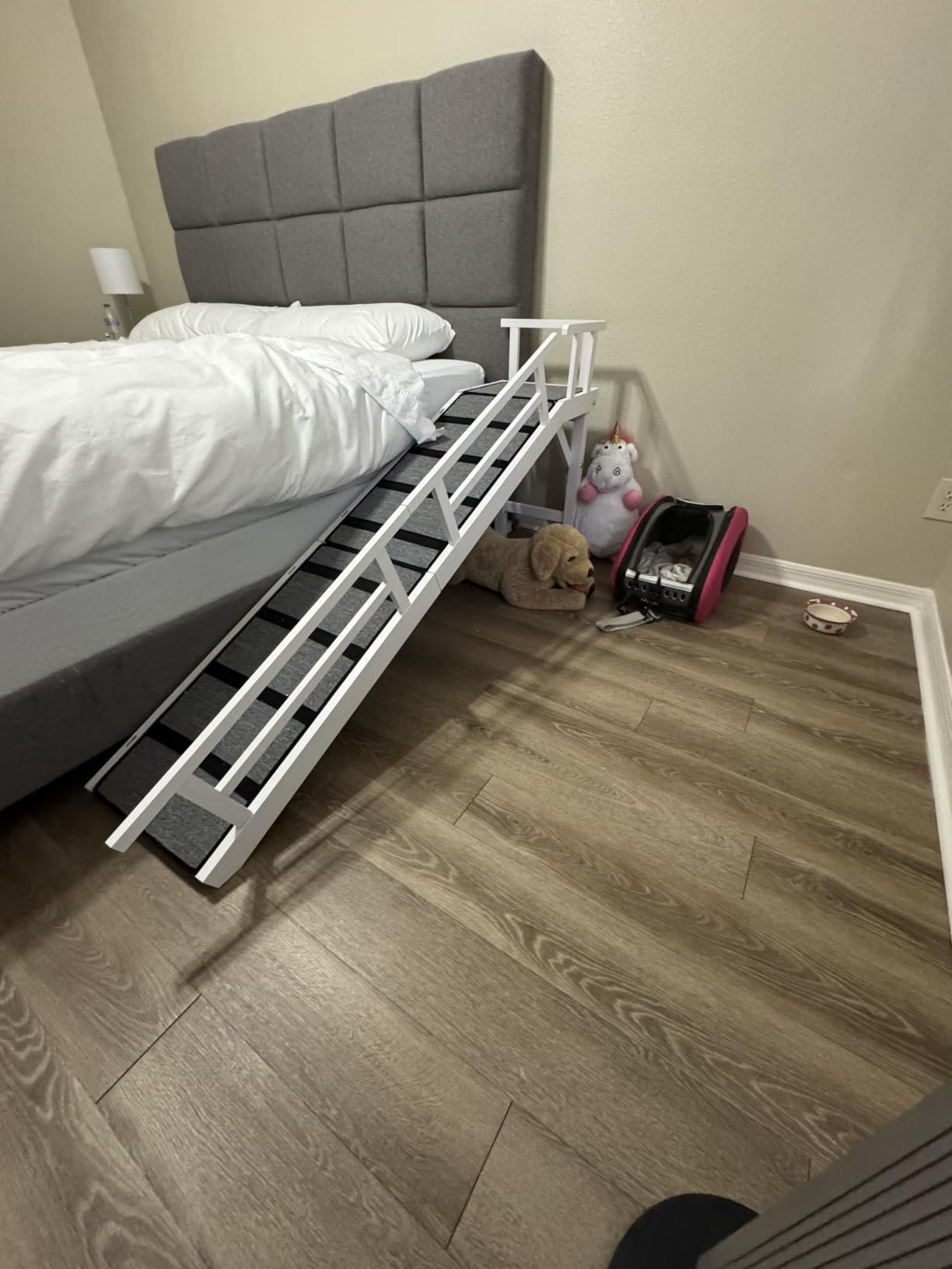 Dog Ramp for Bed or Couch, Wooden Pet Ramp with 20° Gentle Slope, Removable Side Rails, Non-Slip Surface, Top Platform & Wheels, Safe Bed Ramp for Small, Large & Senior Dogs, 74