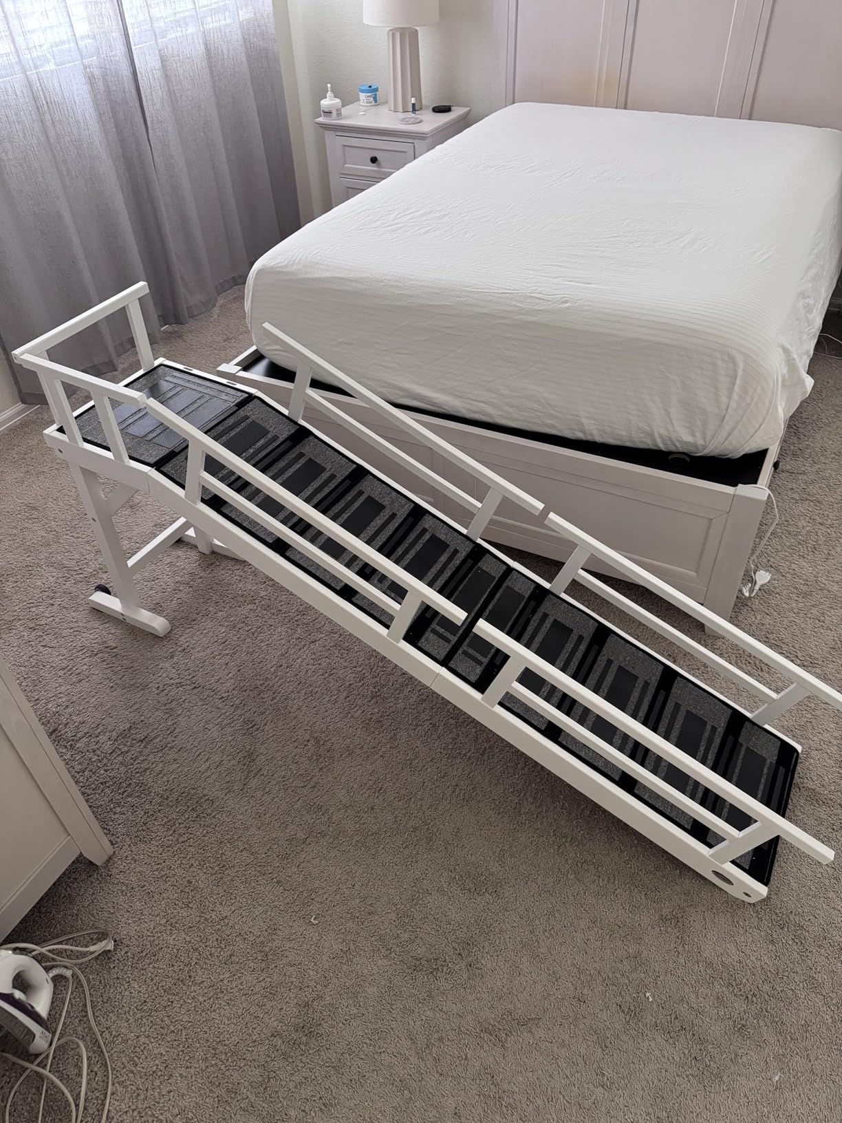 Dog Ramp for Bed or Couch, Wooden Pet Ramp with 20° Gentle Slope, Removable Side Rails, Non-Slip Surface, Top Platform & Wheels, Safe Bed Ramp for Small, Large & Senior Dogs, 74