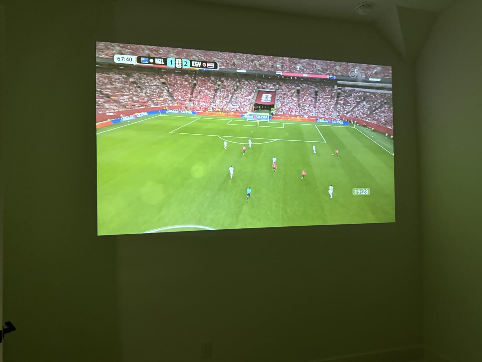 [Officially-Licensed App & Auto Focus] White Smart Mini Projector with WiFi and Bluetooth, XuanPad 4K Support Movie Projector, Portable Native 1080P Outdoor Projector with 360° Stand customer photo 1