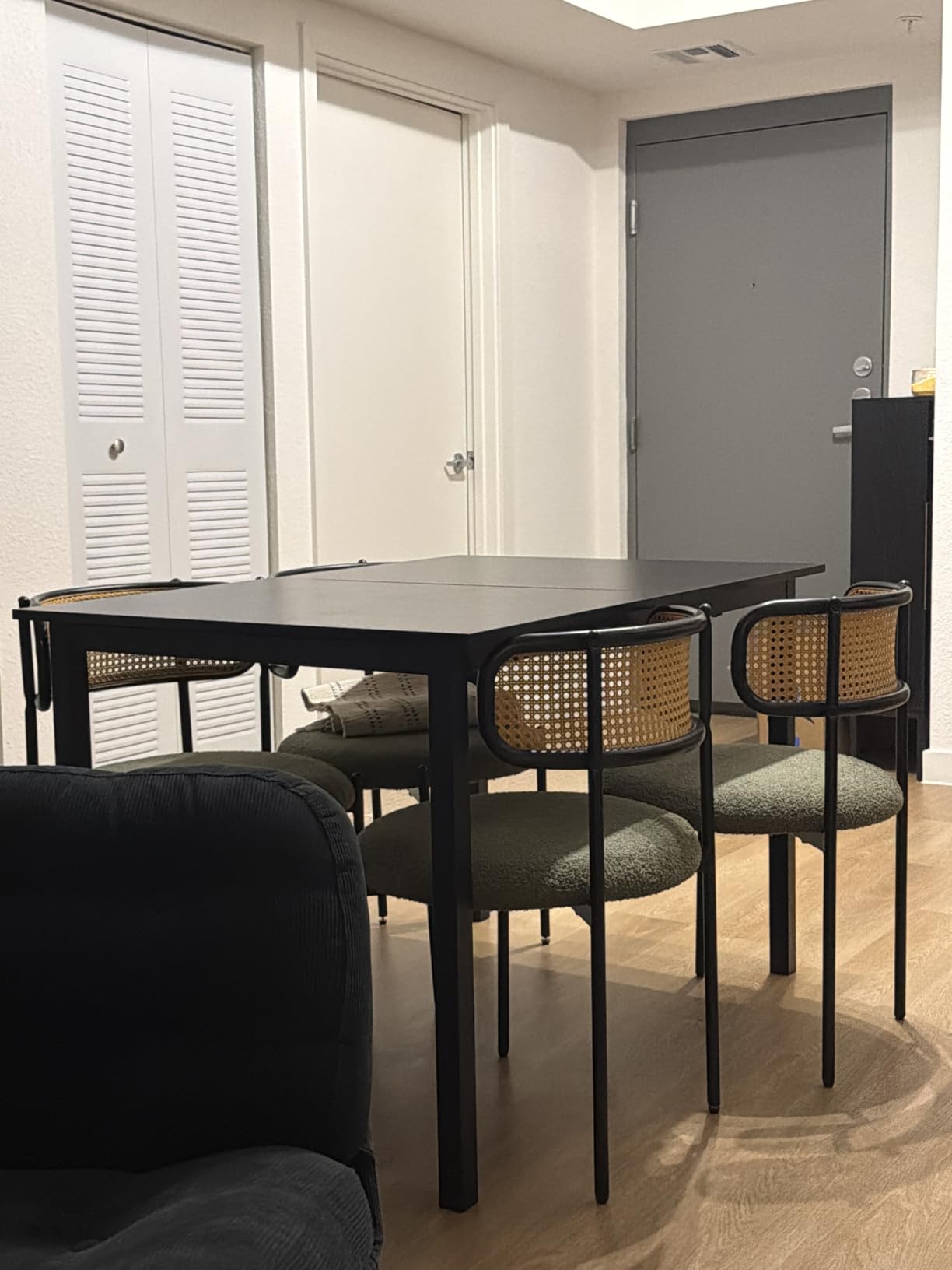 Einhomn Extendable Dining Table for 4-6, 63