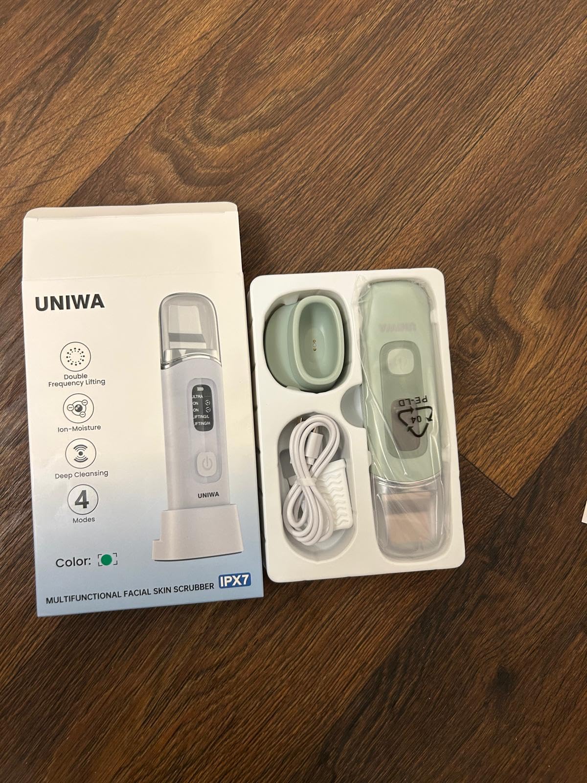UNIWA Skin Scrubber Face Spatula, Skin Scrubber Pore Cleaner Blackhead Remover Tool for Deep Facial Cleansing - 4 Modes, Face Spatula with USB Charger, LCD Display, IPX7 Waterproof -Green customer photo 1