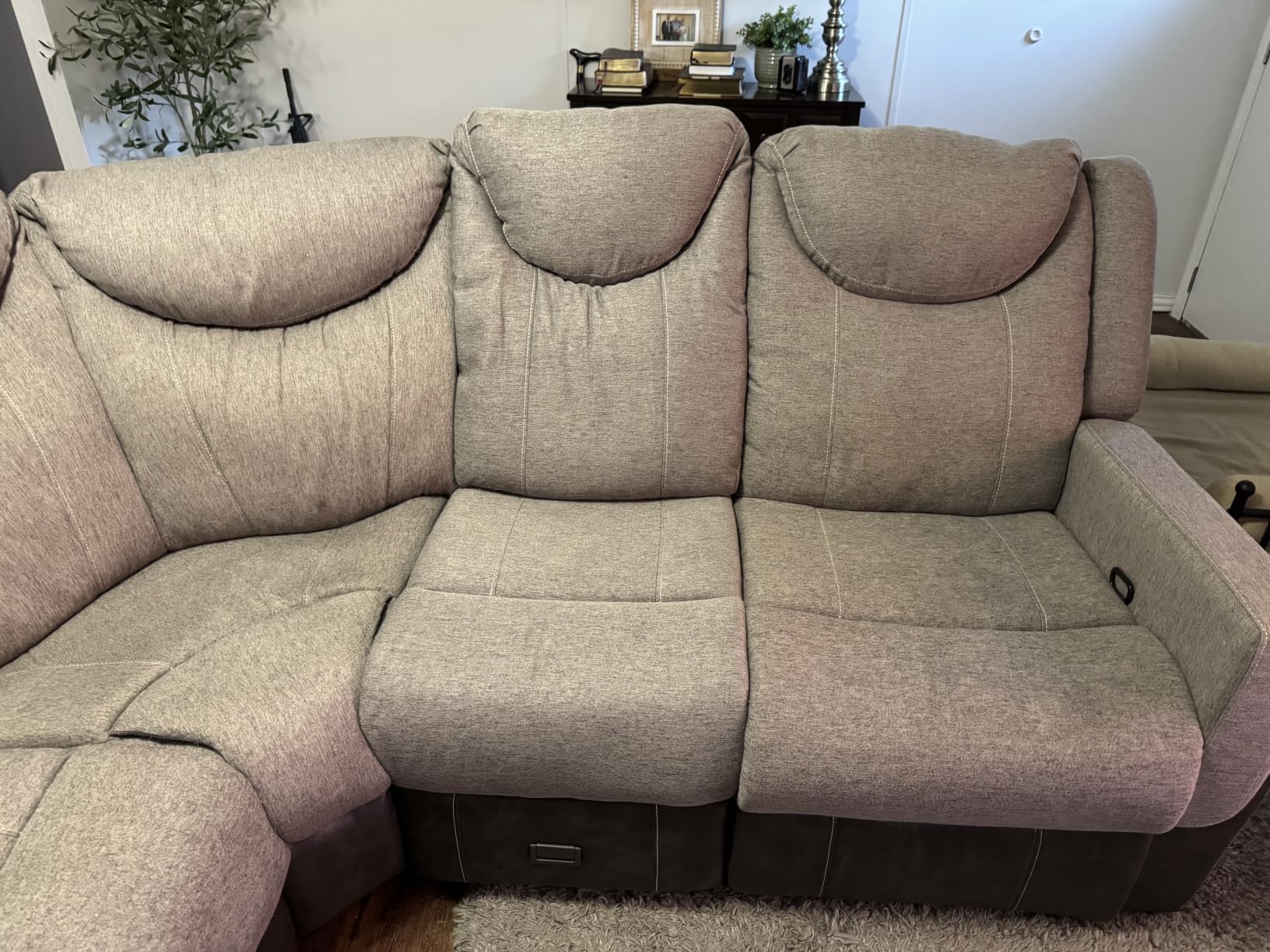 Dresegmt Manual Recliner Sectional Sofa for Living Room, Corner Couch with Flip Middle Backrest, USB Ports & Cup Holders, Grey Linen & Chocolate Leather, 5 Seater Sectional Couch customer photo 1