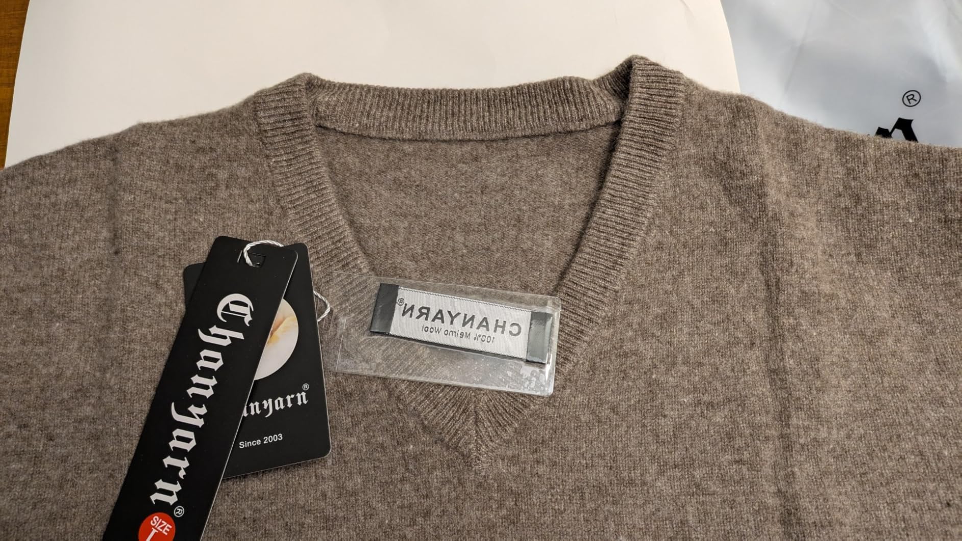 Chanyarn Men's 100% Merino Wool Sweater 2025 Fall Winter First-Line Ready to Wear V Neck Long Sleeve Seamless Knit Sweater customer photo 1