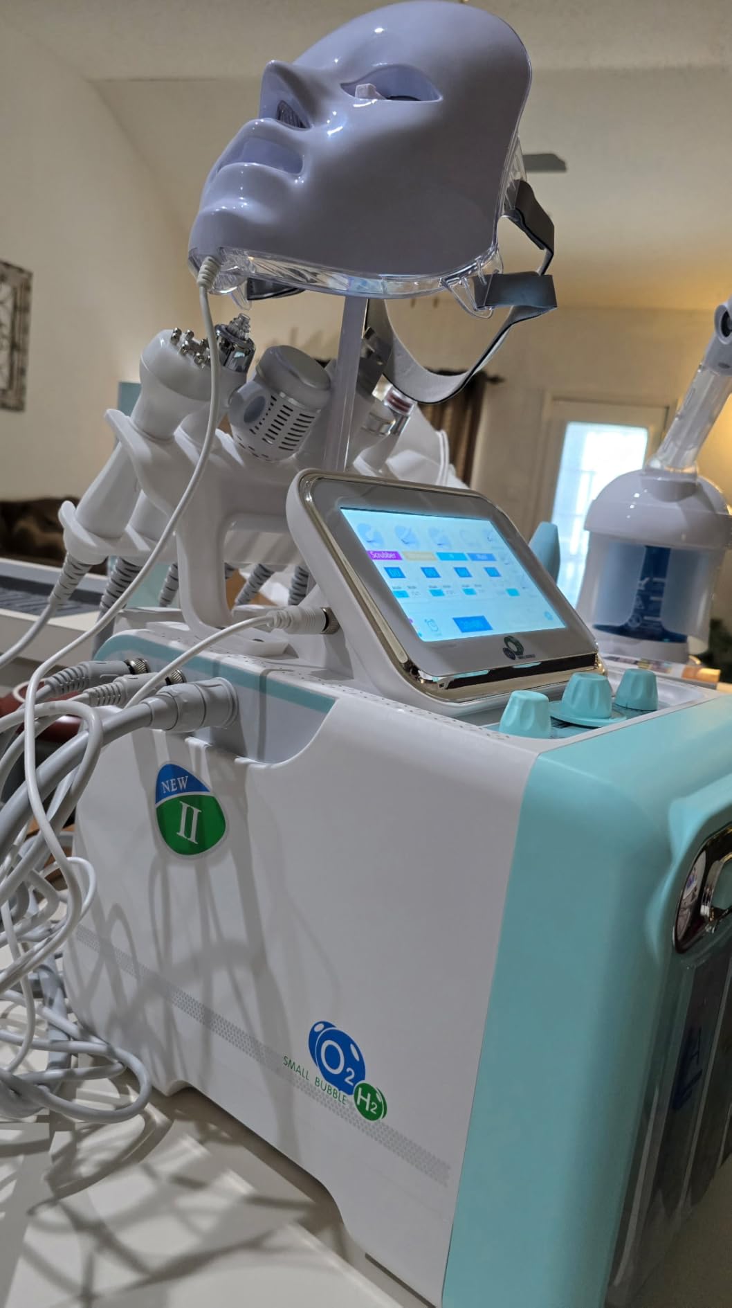 7 in 1 Hydrogen Oxygen Facial Machine for Home Or Spa customer photo 1