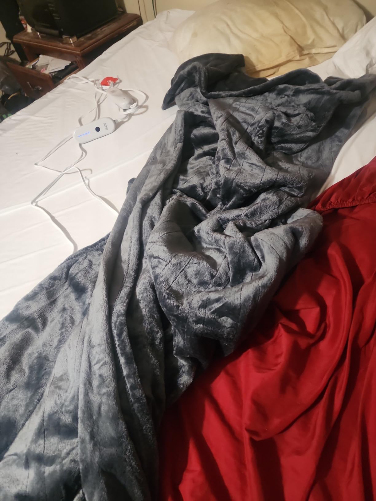COZYTY Electric Snuggle Throw Blankets with Foot Pocket, Wearable Heated Throw with Sleeves & Hood, 6 Heat Levels & 1-4H Timer, Full Body Warmth, The Perfect Warming Gift for Women & Men, Camel customer photo 1