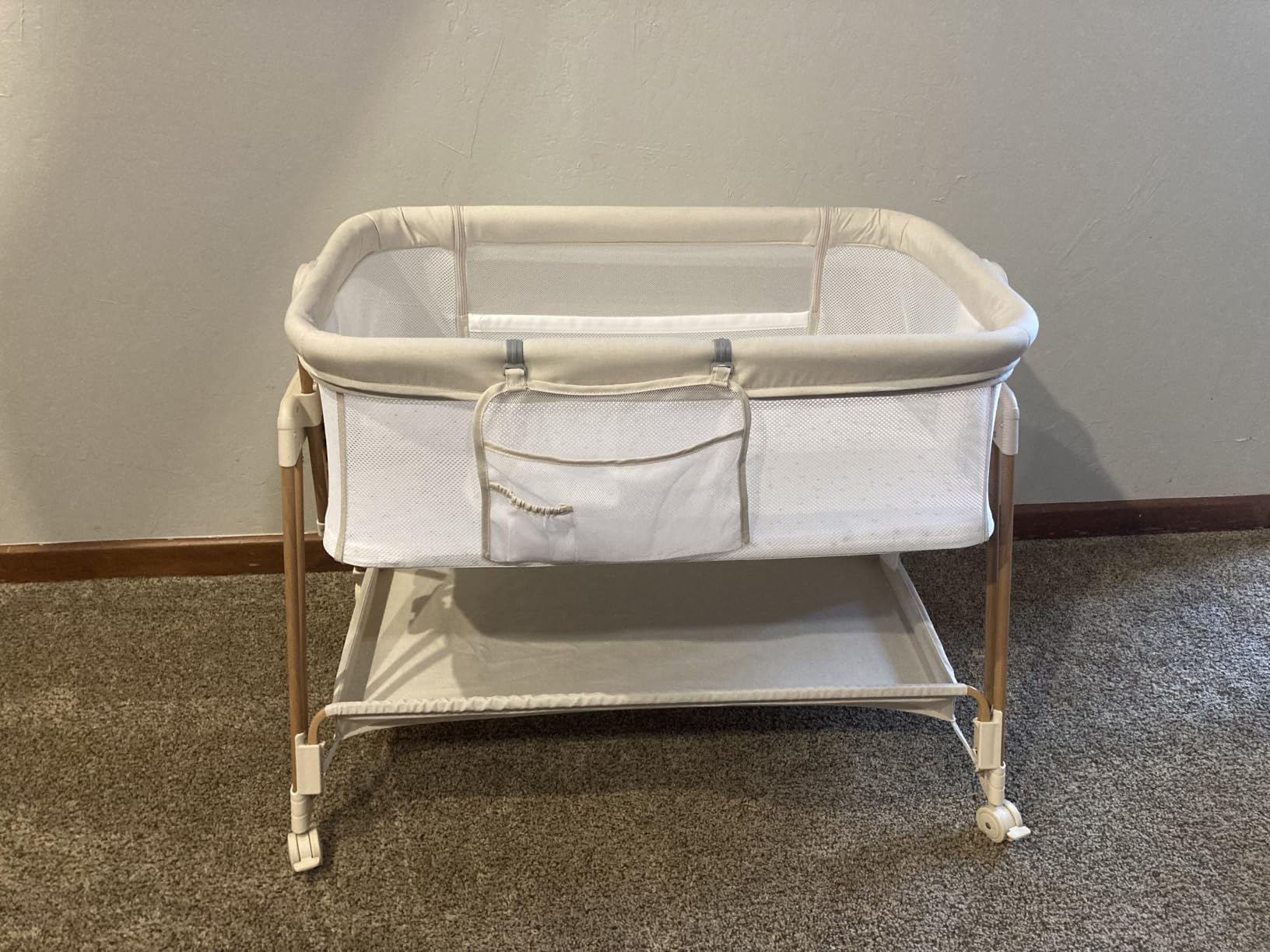 Fodoss Baby Bassinets Bedside Sleeper - 3-in-1 Baby Bassinet with Wheels, Soft Mattress, Storage Tray, Full-Mesh Sides, 7-Height Adjustable Crib for Newborns customer photo 1