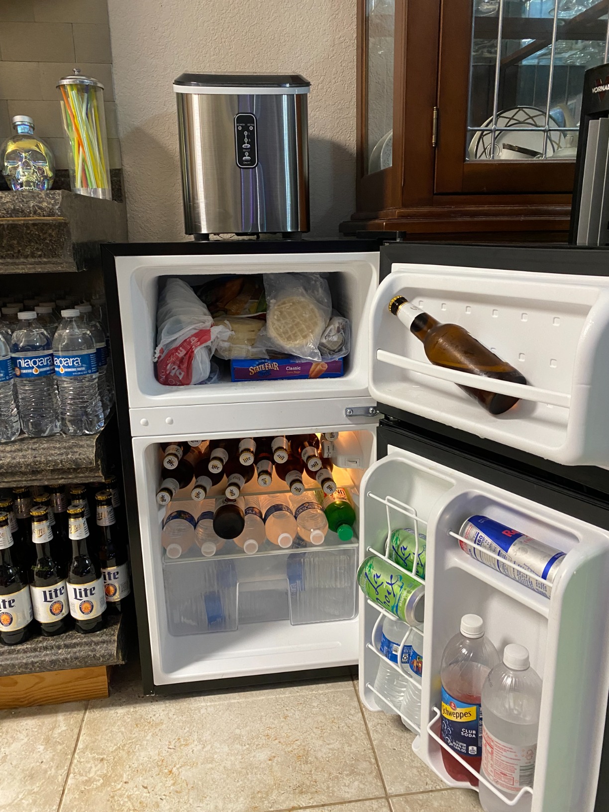 Midea WHD-113FSL 3.1 Cu Ft Compact Fridge with Freezer, Energy Star Certified Mini Fridge with Interior Light, Adjustable Shelves, Perfect for Office, Dorm, Bedroom, Silver customer photo 1