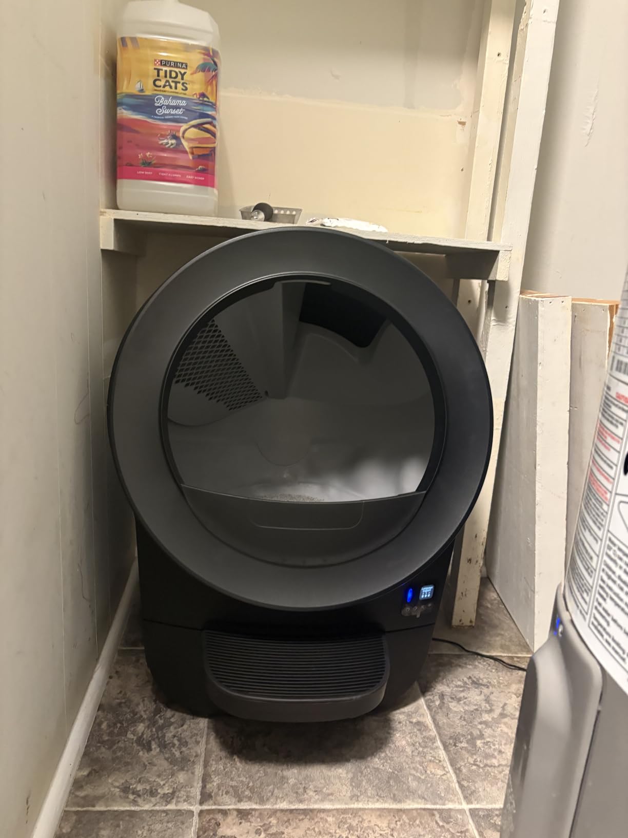 Litter-Robot EVO by Whisker, Black - Automatic Self-Cleaning Cat Litter Box, Compact Space-Saving Design, Advanced Odor Control, Works with Any Clumping Litter customer photo 2