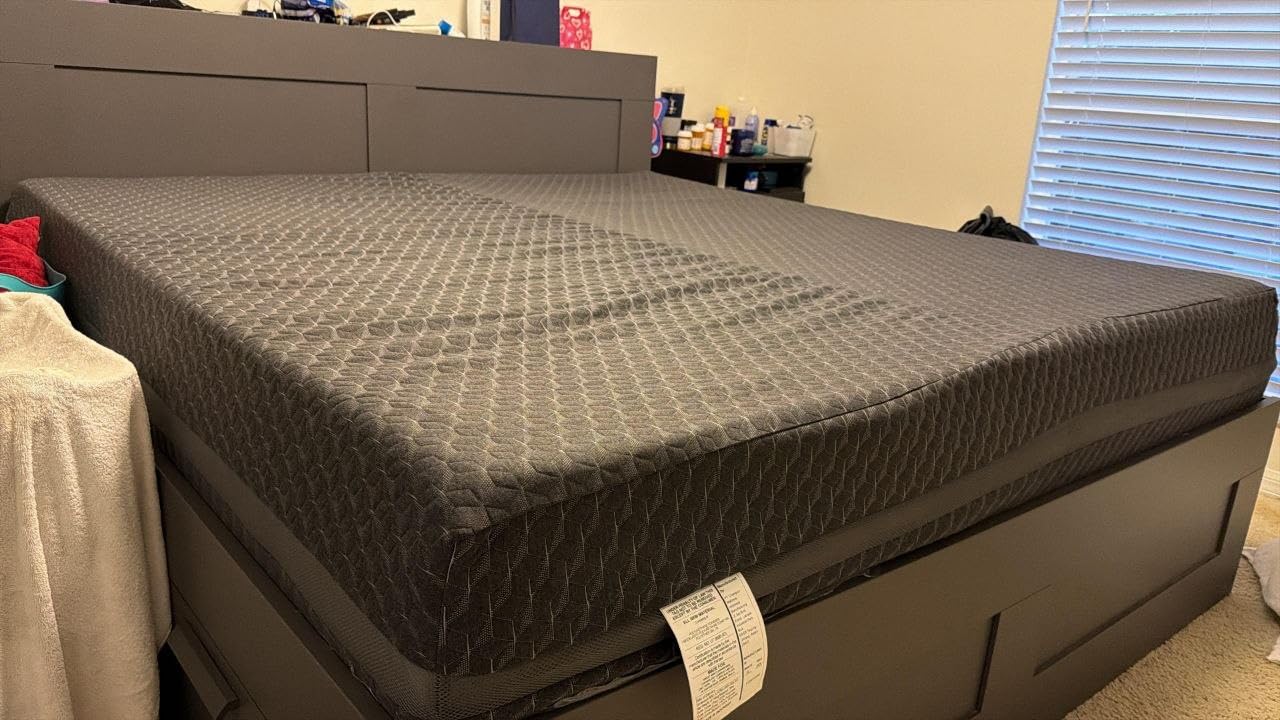 Novilla Queen Gel Memory Foam Mattress 12 Inch for Spinal Alignment | 12 Inch Queen Mattress for Responsive Support & Refreshing Sleep comfort, with Green Tea-Infused Foam, Mattresses in a Box customer photo 1