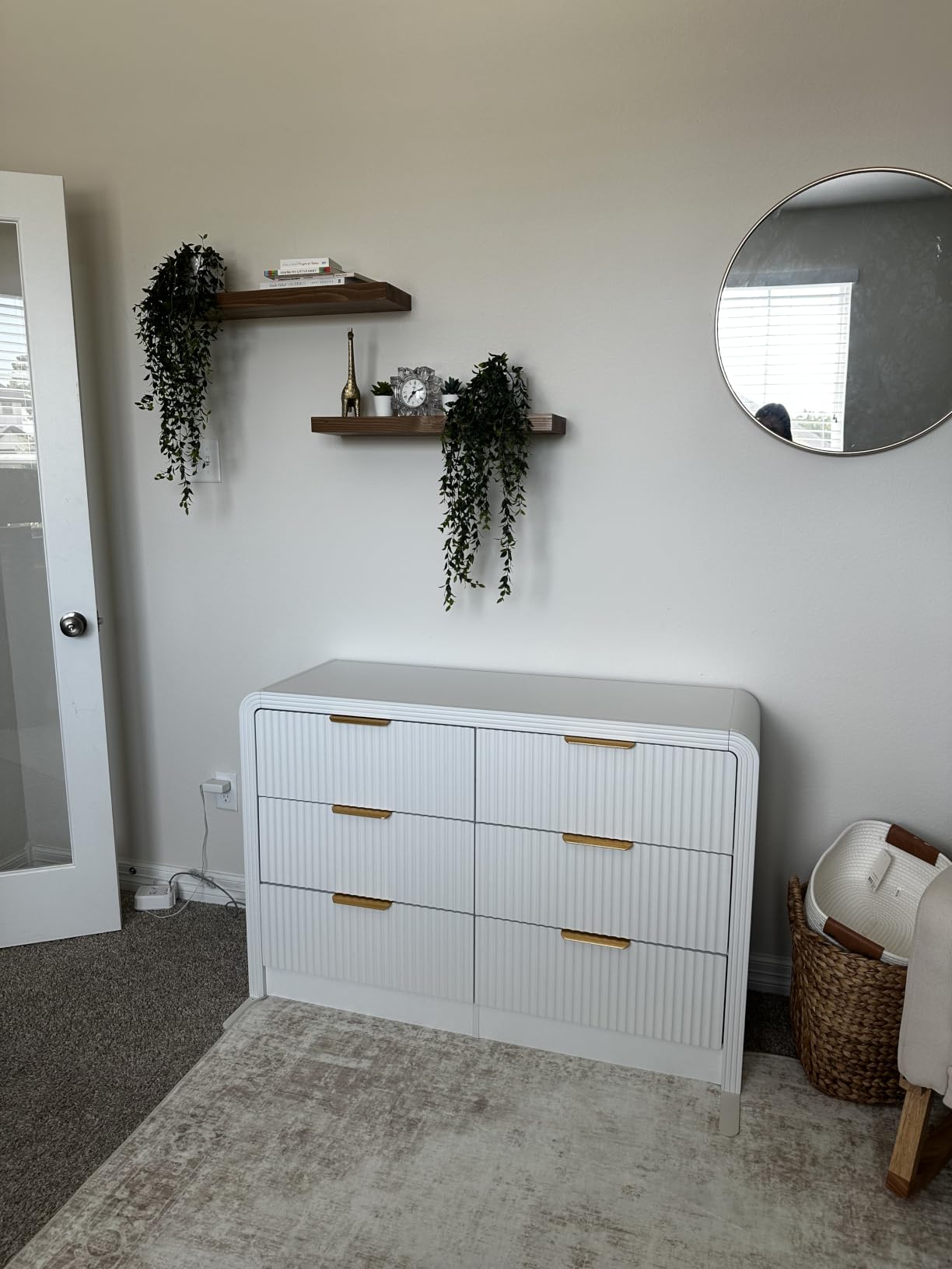 Decofy Fluted Drawers Dresser for Bedroom, Wood Dressers with Gold Handles, Modern Dressers with Wave Texture, Large Storage Chest of Drawers, Bedroom Dresser Organizer 47'' & 6 Drawers (Natural Oak) customer photo 2