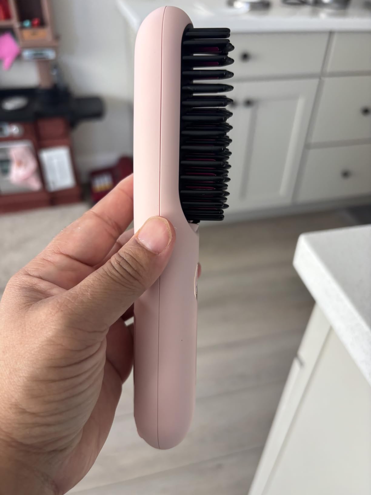 Cordless Hair Straightener Brush, Portable Ionic Plus Frizz-Free Straightening Brush, Rechargeable Touch Up On-the-Go Brush, MCH Fast Heating, 5D Dense Bristles, Auto-Off, Anti-Scald for Women Travel customer photo 1