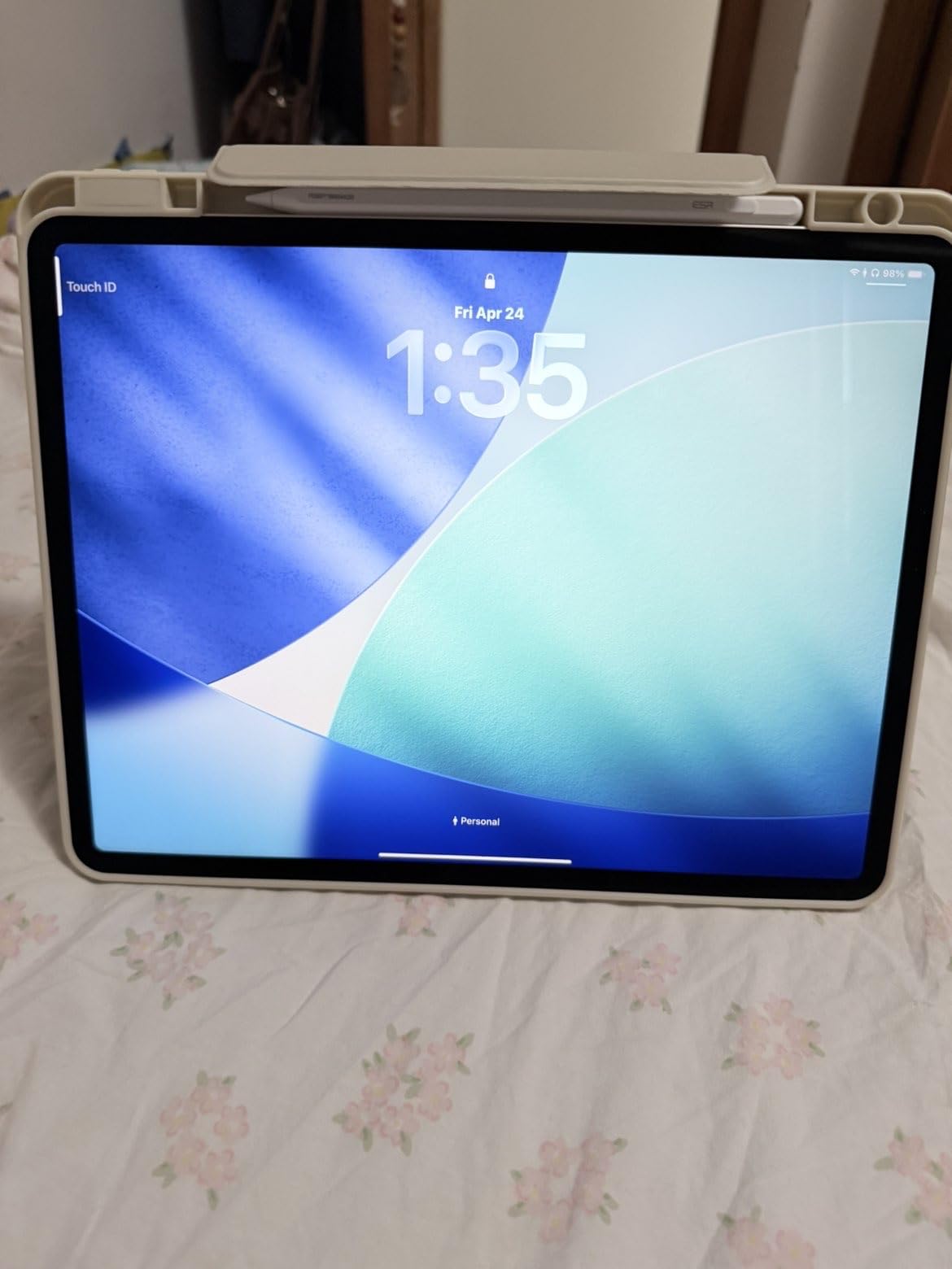 iPad Air 13-inch (M4): Liquid Retina Display, 128GB, 12MP Front/Back Camera, Wi-Fi 7 with Apple N1, Touch ID, All-Day Battery Life - Blue customer photo 2