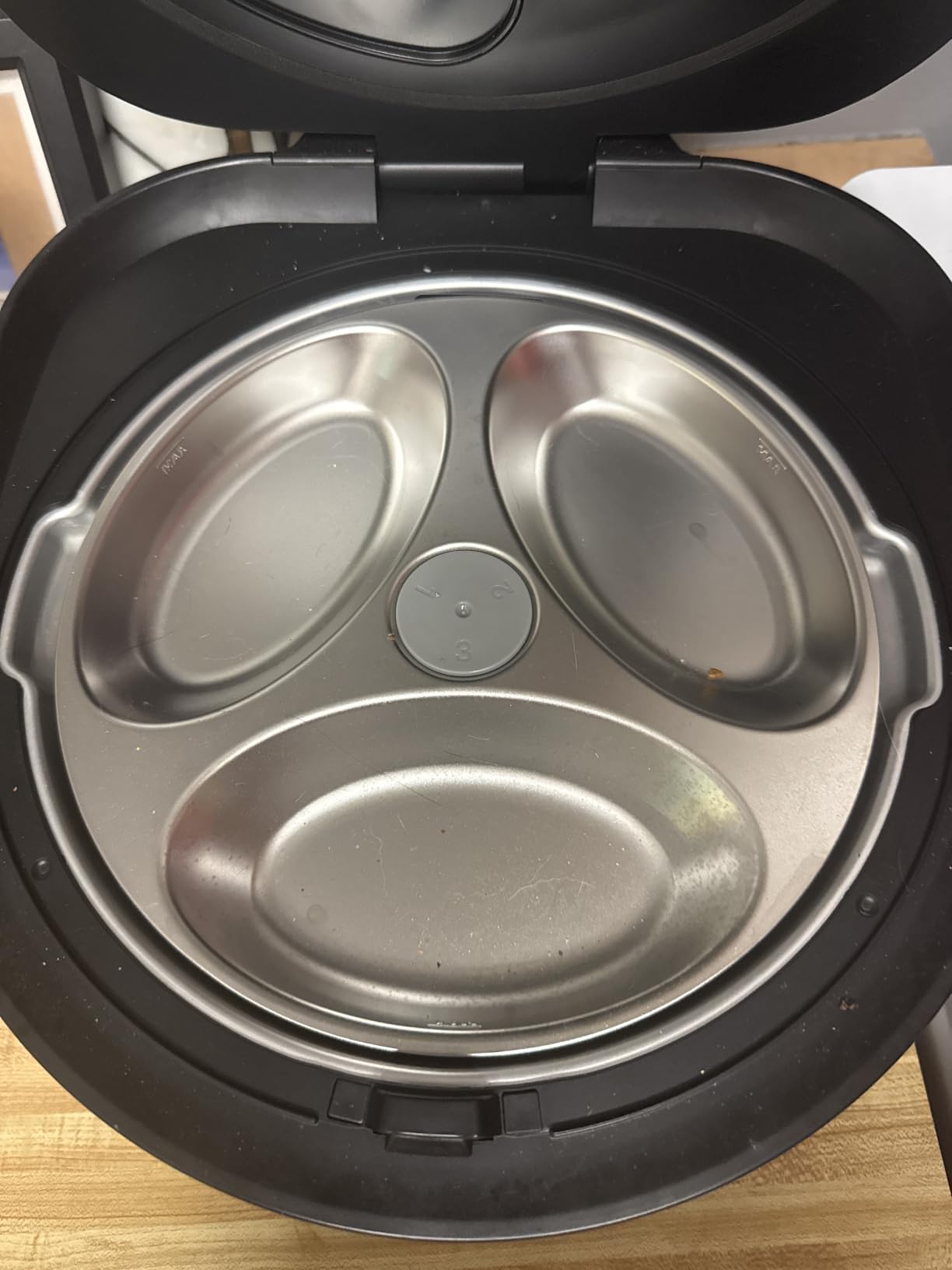 PETLIBRO Automatic Wet Food Cat Feeder 2026 New Version with Semiconductor Cooling, Refrigerated 3 Fresh Meals in 3 Days, App-Controlled Pet Food Dispenser, Stainless Steel Bowl, Easy to Clean customer photo 1