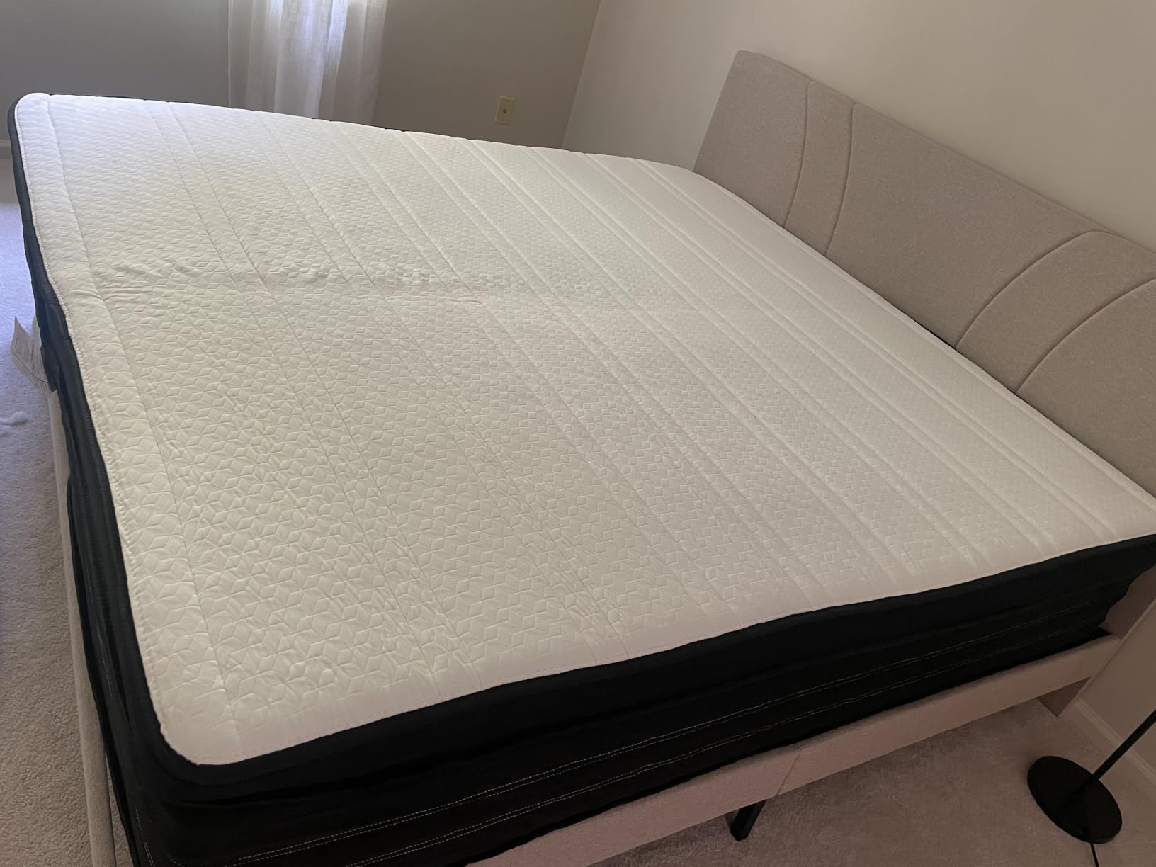 Novilla King Mattress 14 Inch, Cooling Hybrid Mattress with Upgraded Coils | Gel Memory Foam, Enhanced Support, Motion Isolation, Pressure Relief, CertiPUR-US Certified Mattress in a Box customer photo 1
